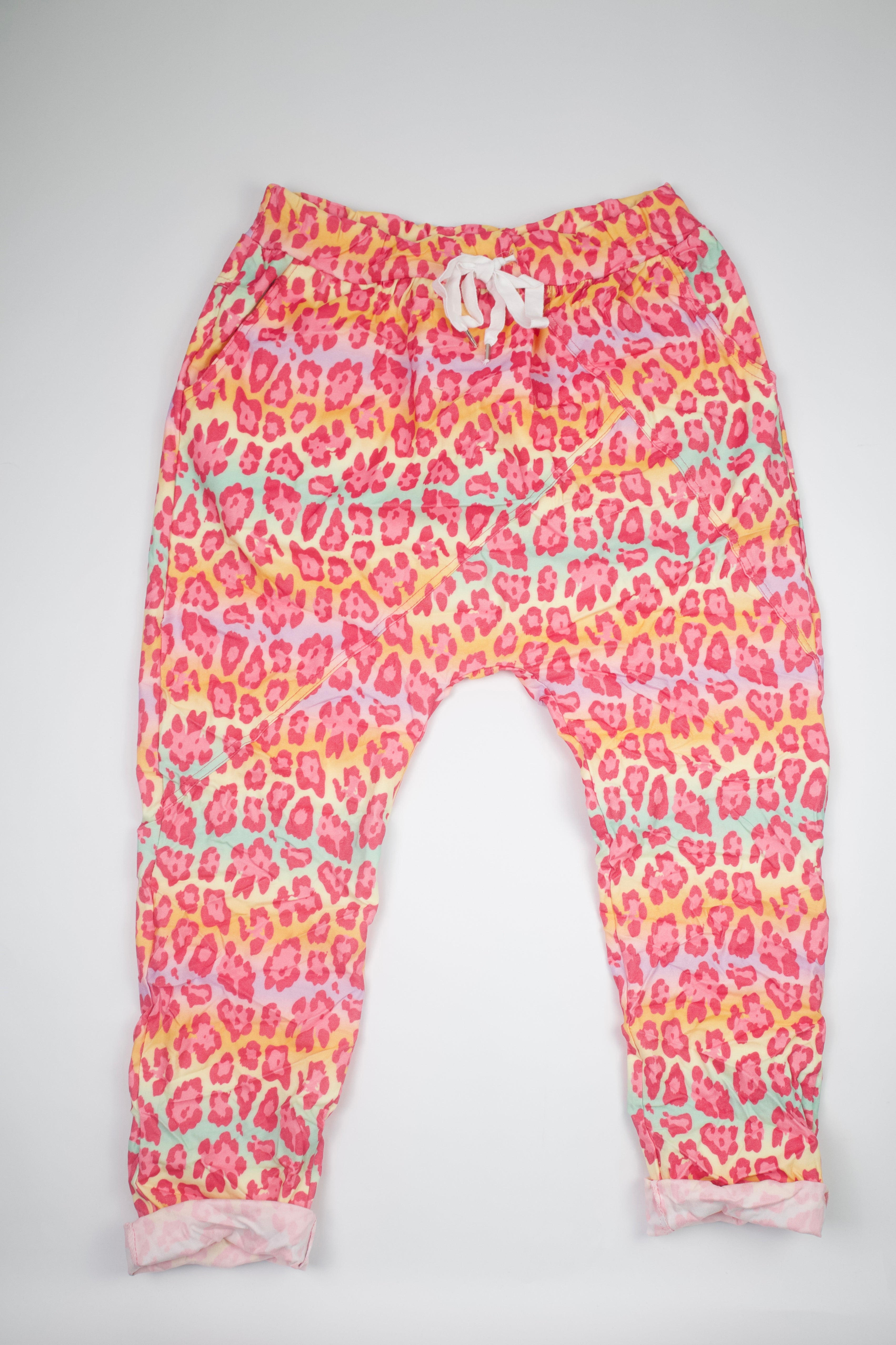 Stoffhose mit Leo-Print – Pastell & Neon