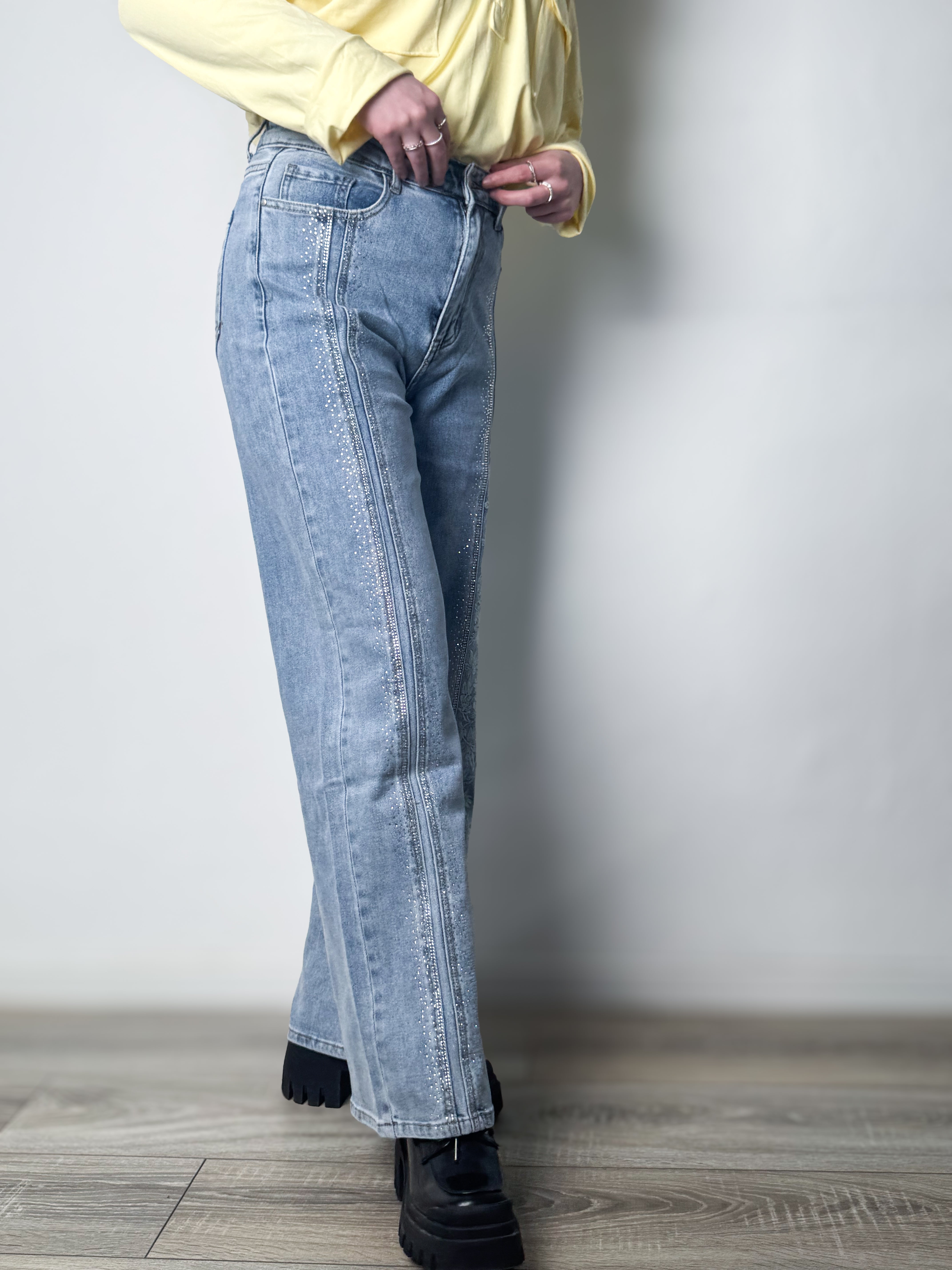 Milas Wide Leg Jeans