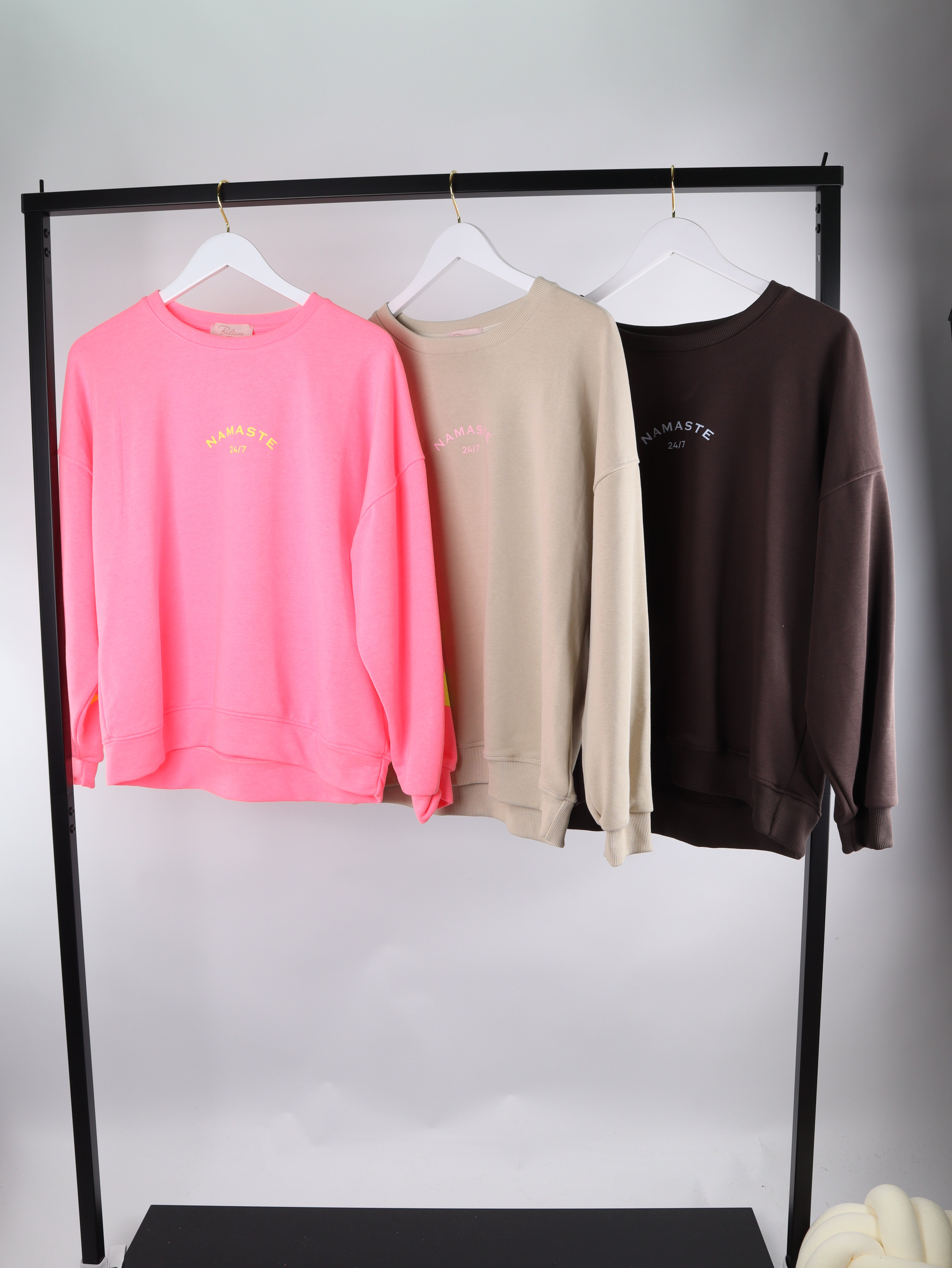 Sweatshirt mit Rückenprint NAMASTE