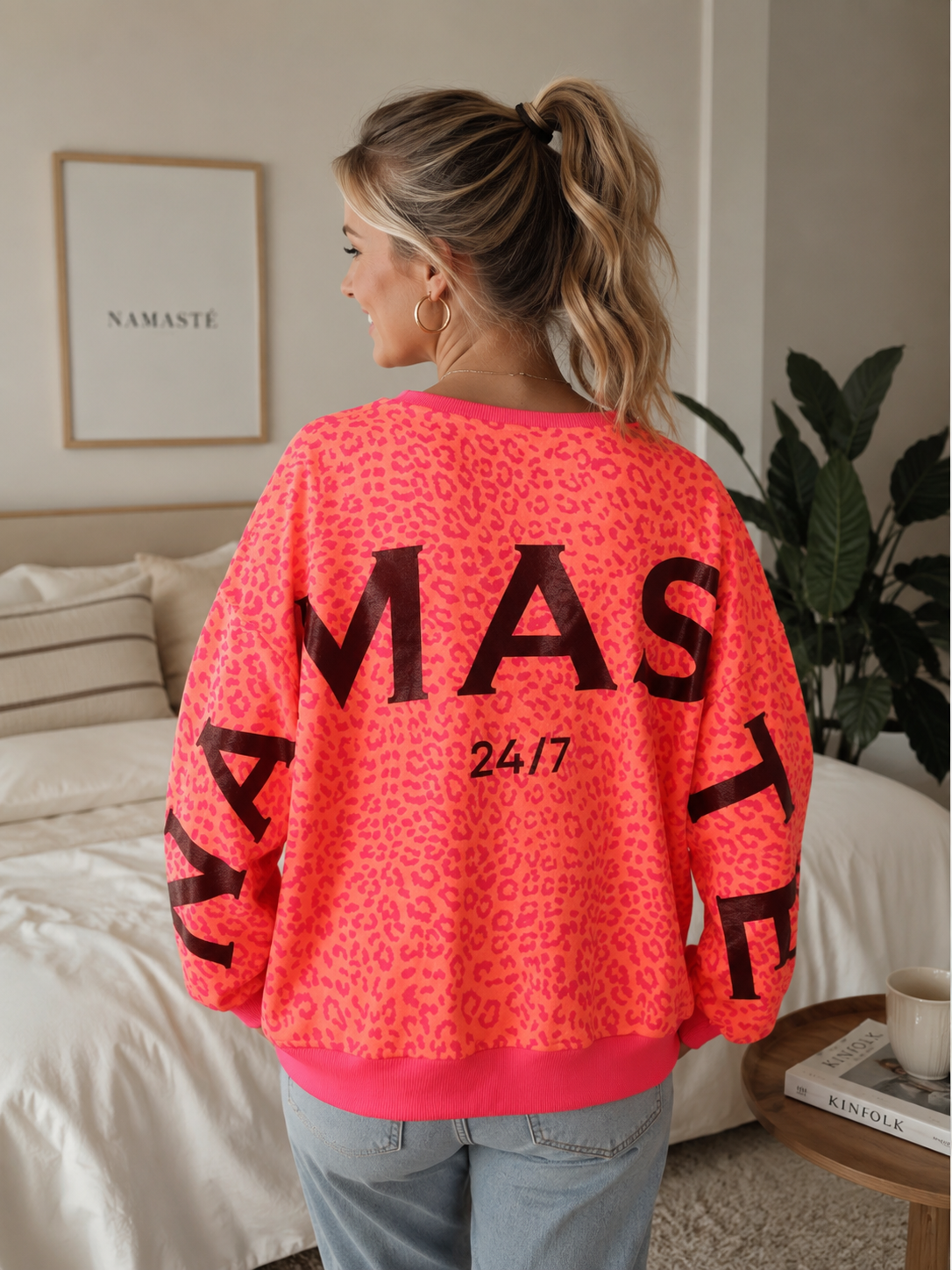 Sweatshirt mit Rückenprint NAMASTE LEO