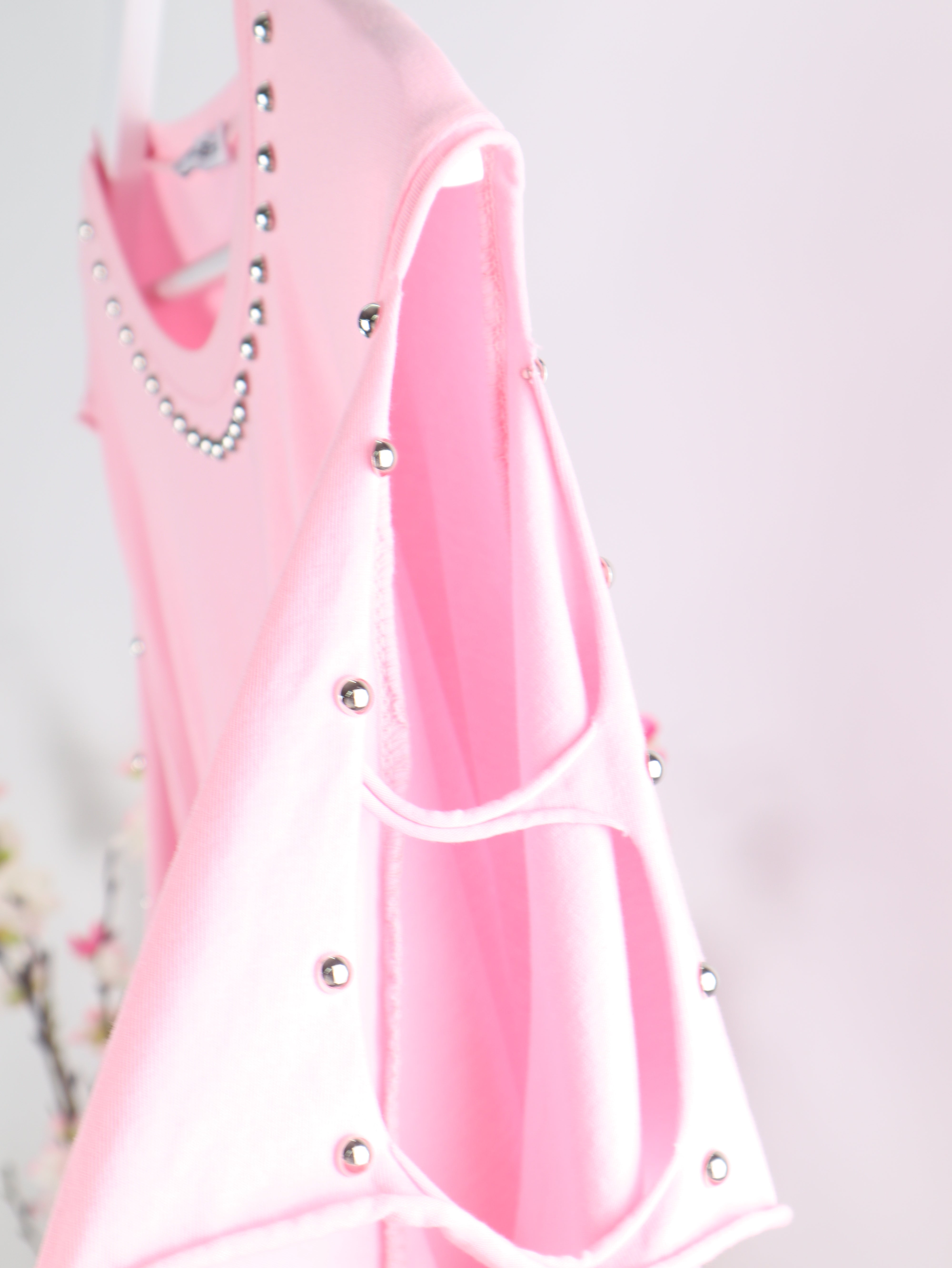 Oversize T-Shirt mit Nieten