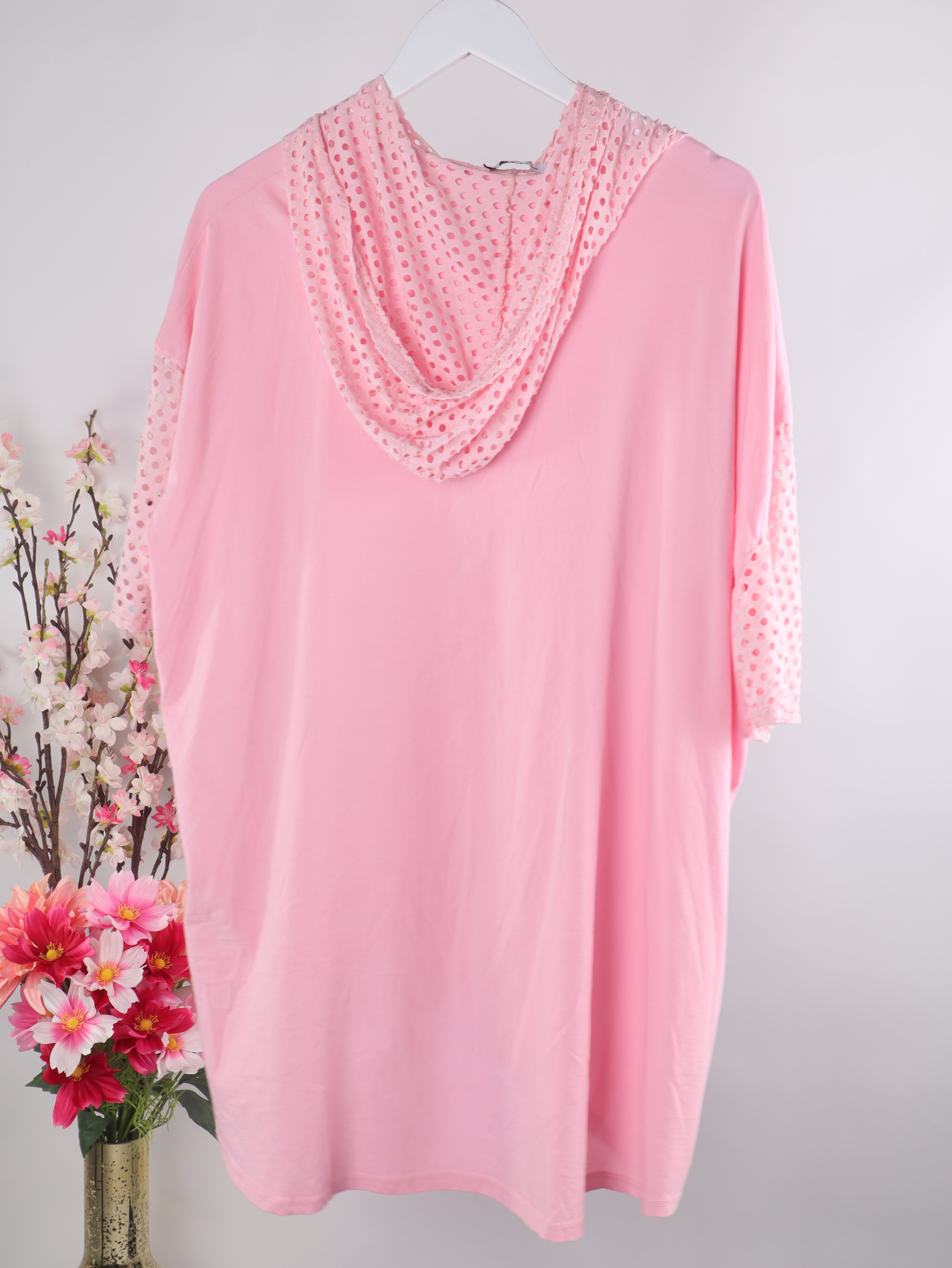 Oversize Shirt „L’AMOUR toujours“ mit Spitze & Kapuze