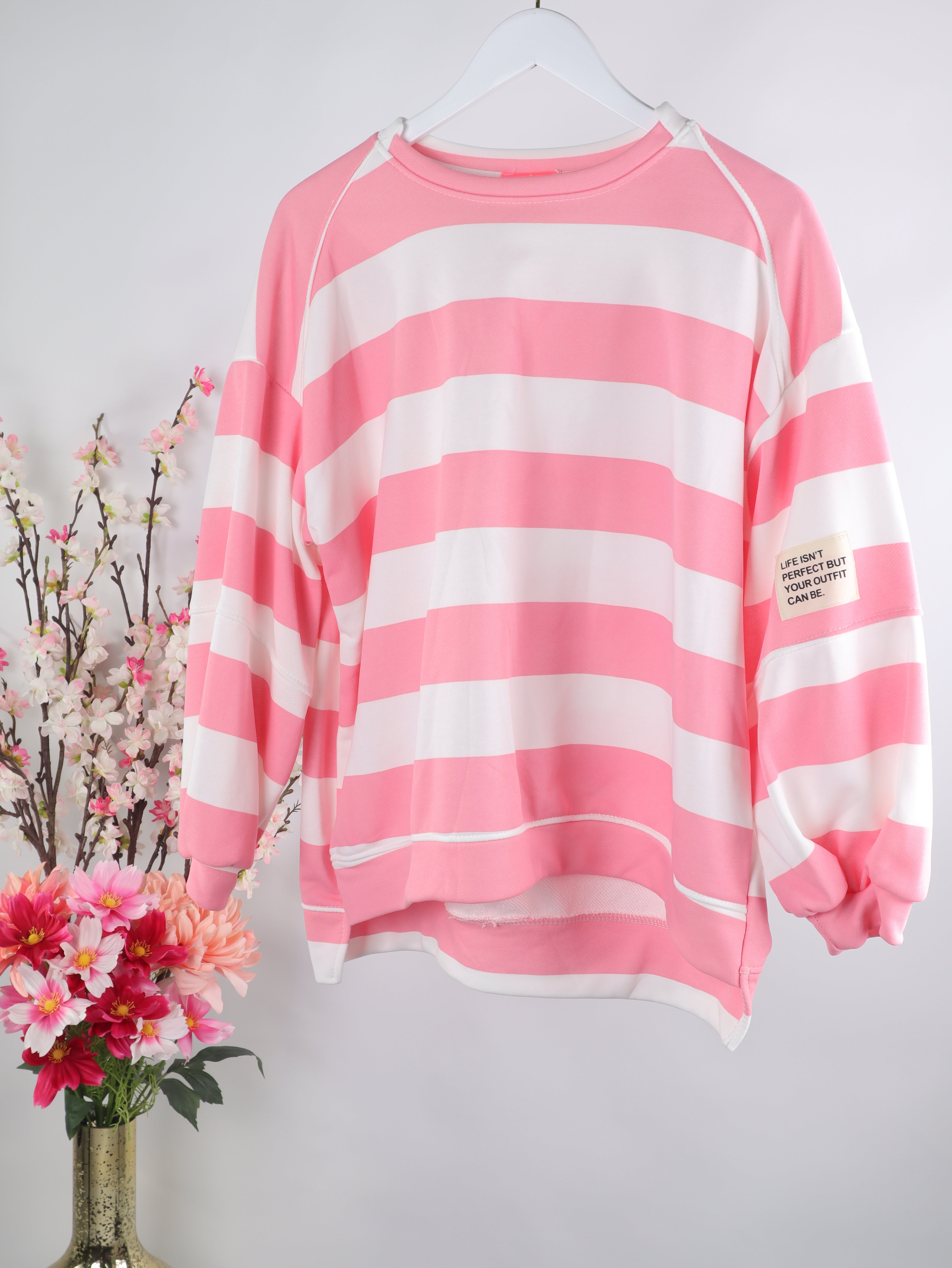 Oversize Streifen-Sweater mit Statement-Patch