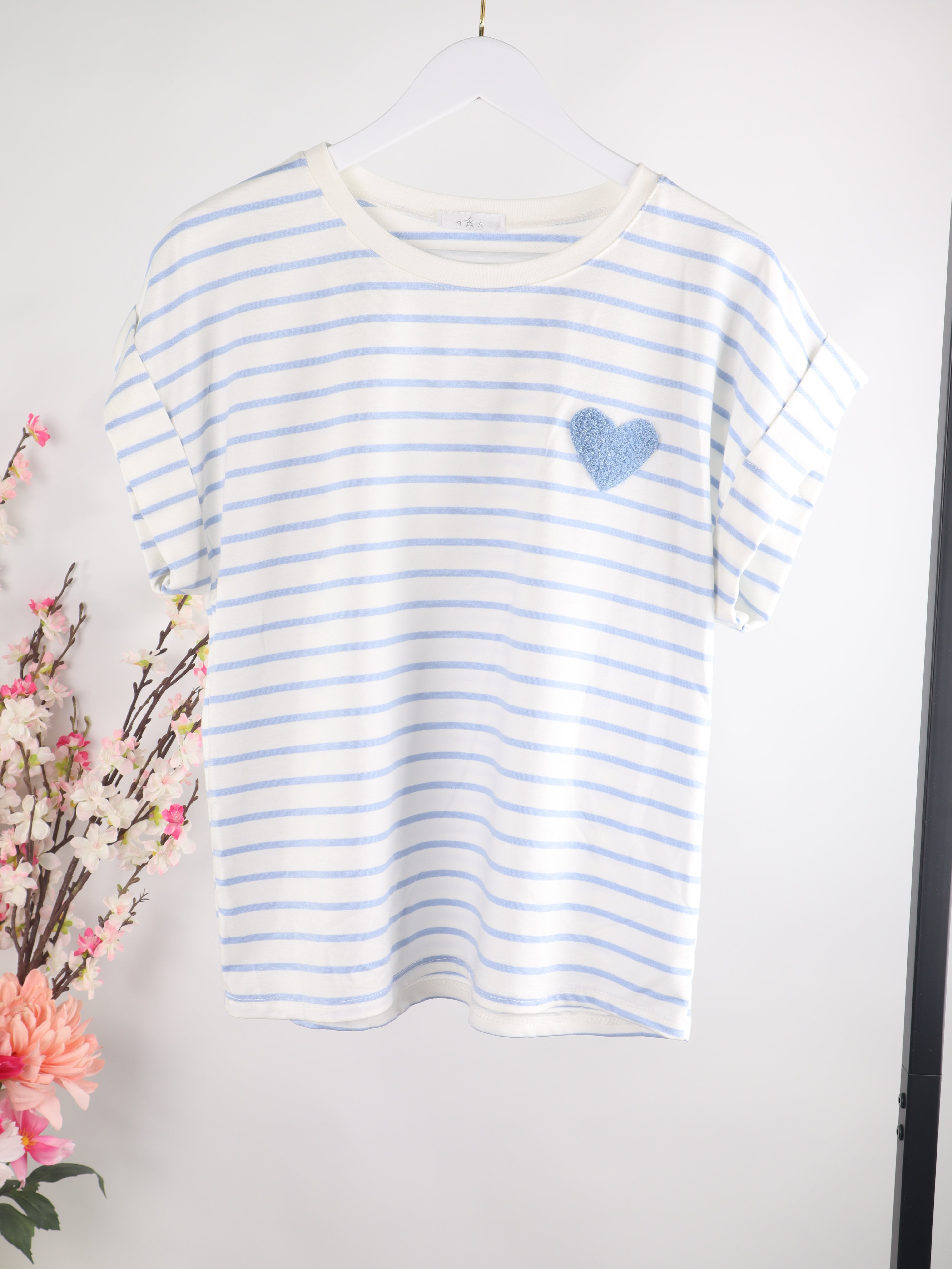 Gestreiftes Shirt mit Herz-Patch