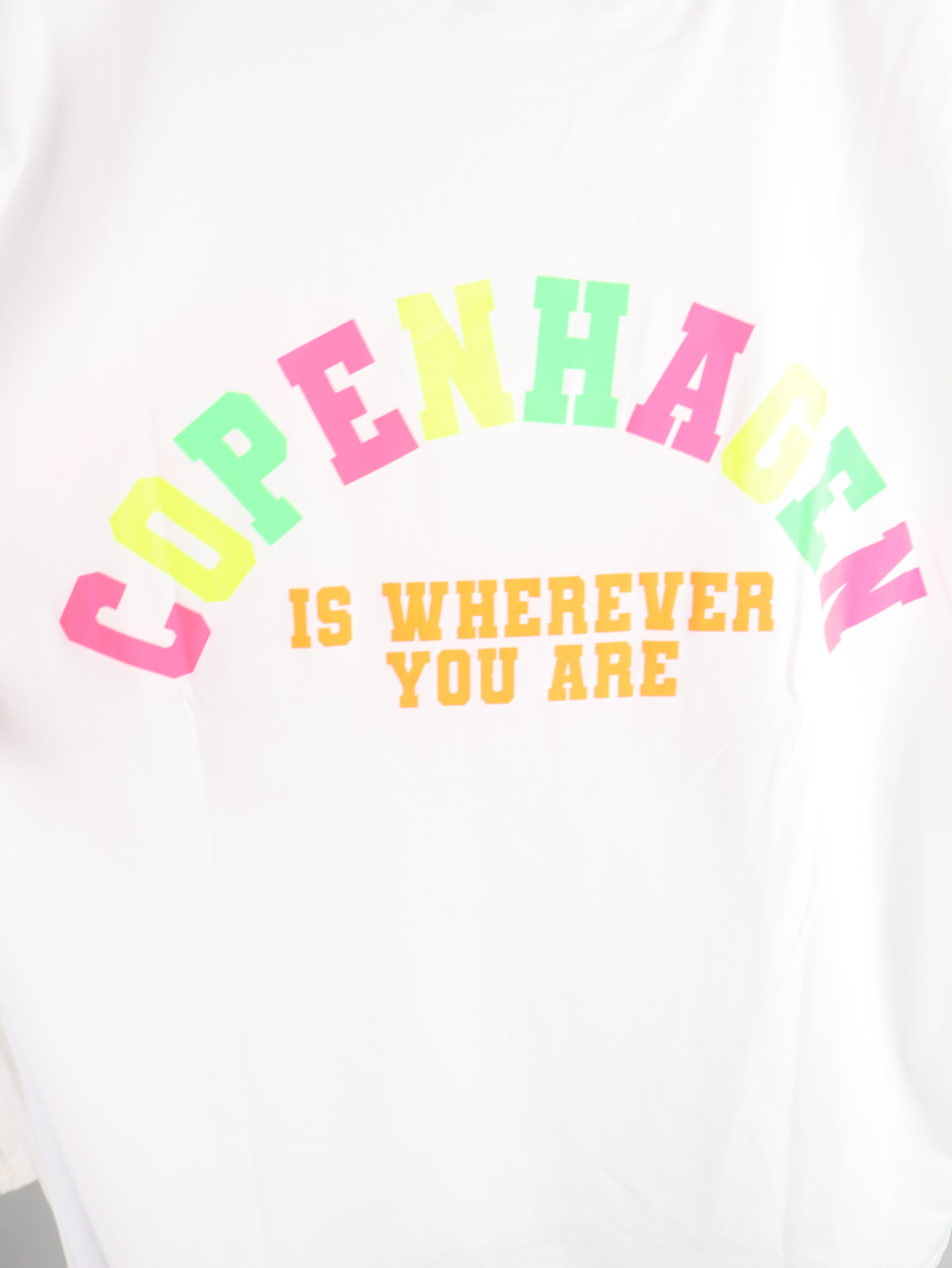 T-Shirt mit „Copenhagen“ Neon Print