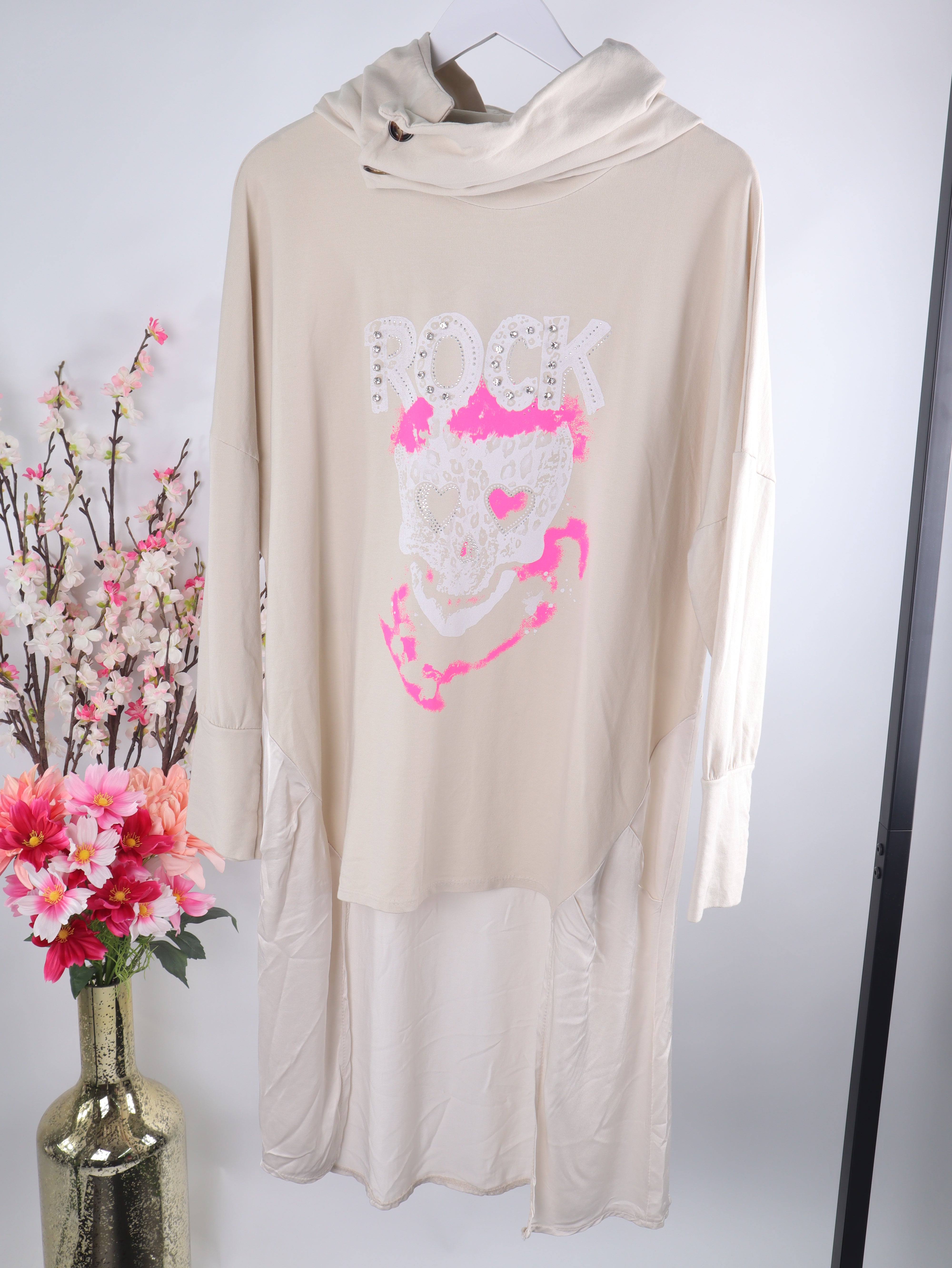 Oversize Hoodie Kleid „Rock Skull“ – Strass & Neon Print