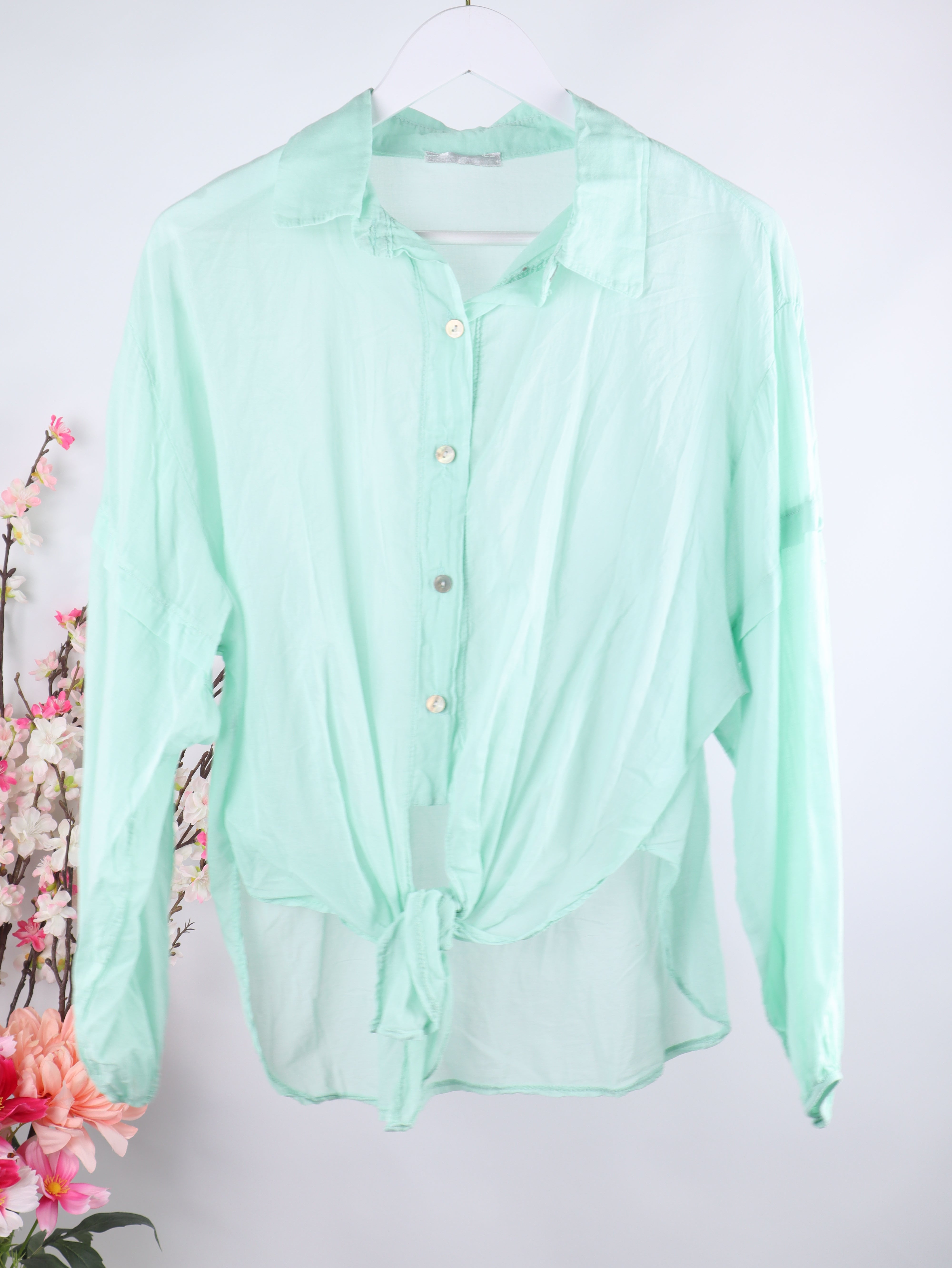 Leichte Bluse mit Knotendetail