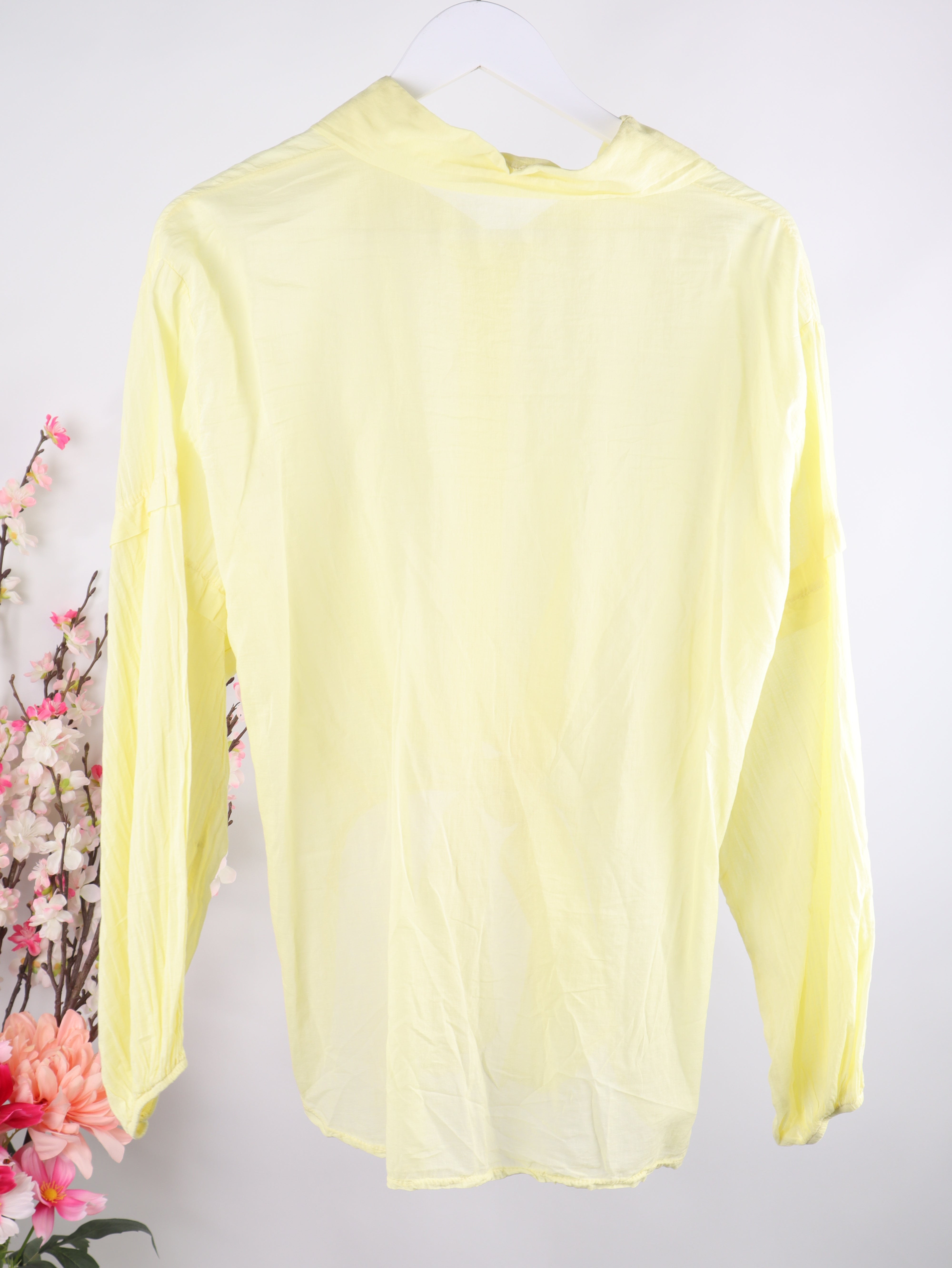 Leichte Bluse mit Knotendetail