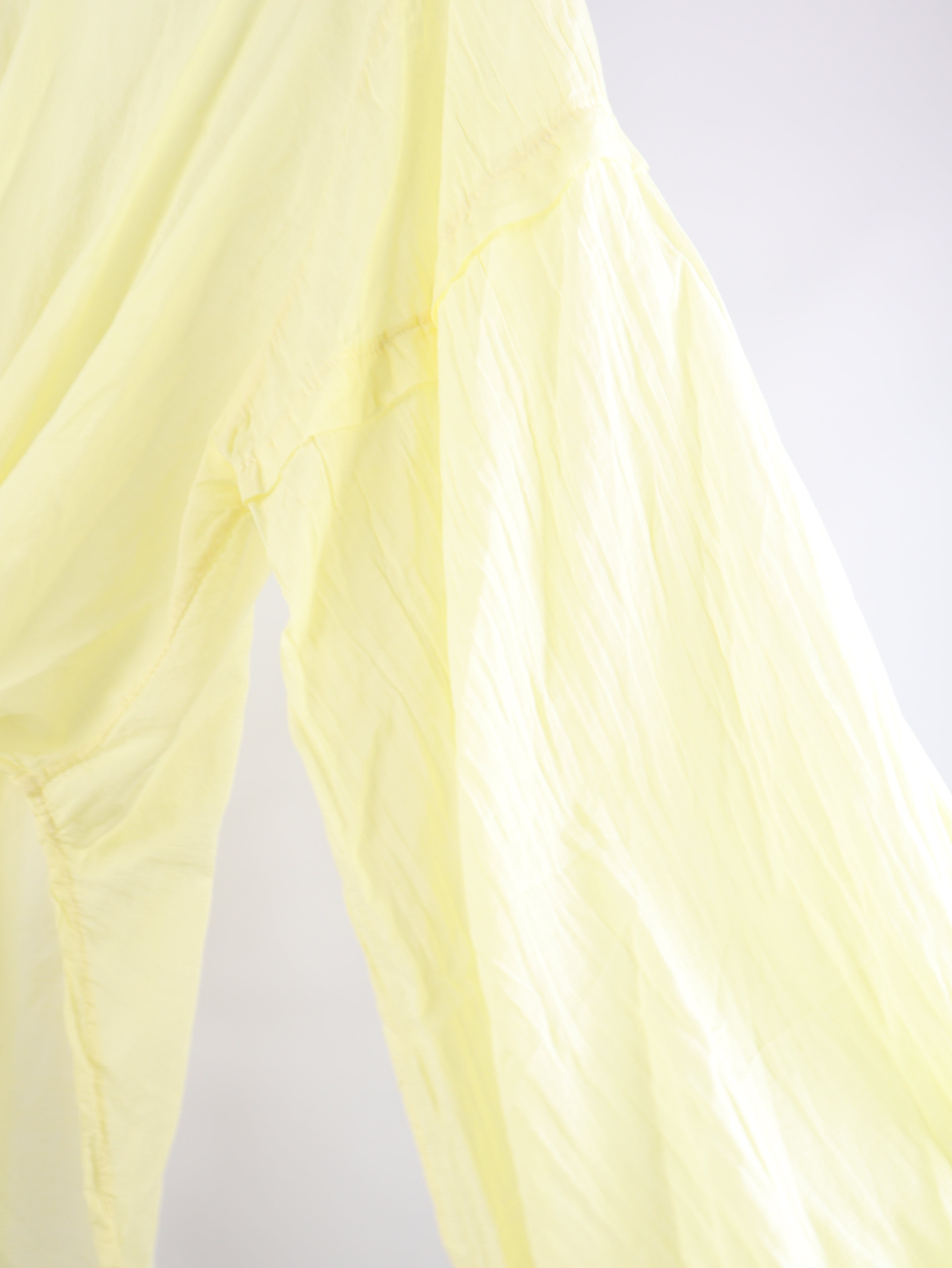 Leichte Bluse mit Knotendetail