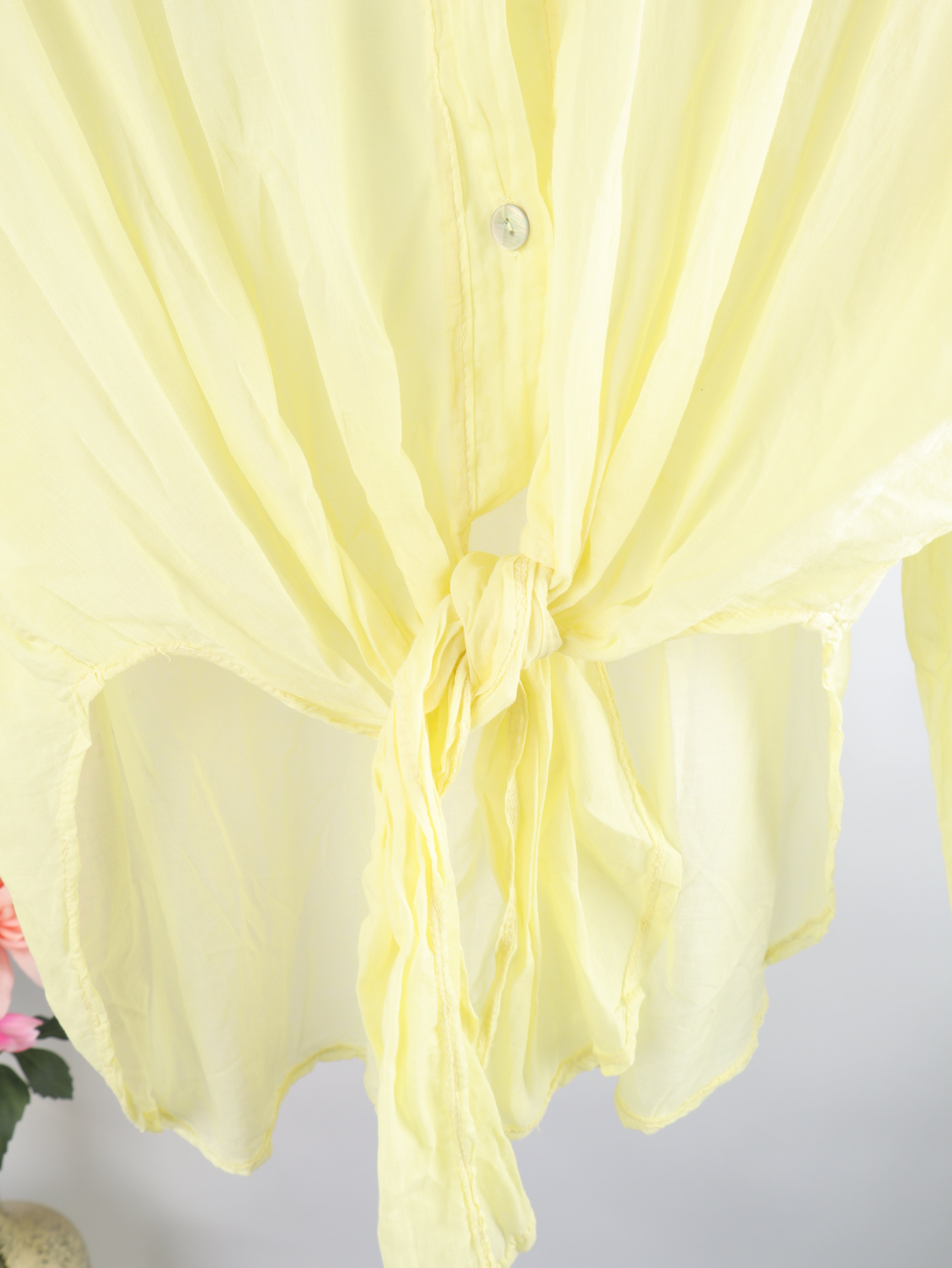 Leichte Bluse mit Knotendetail