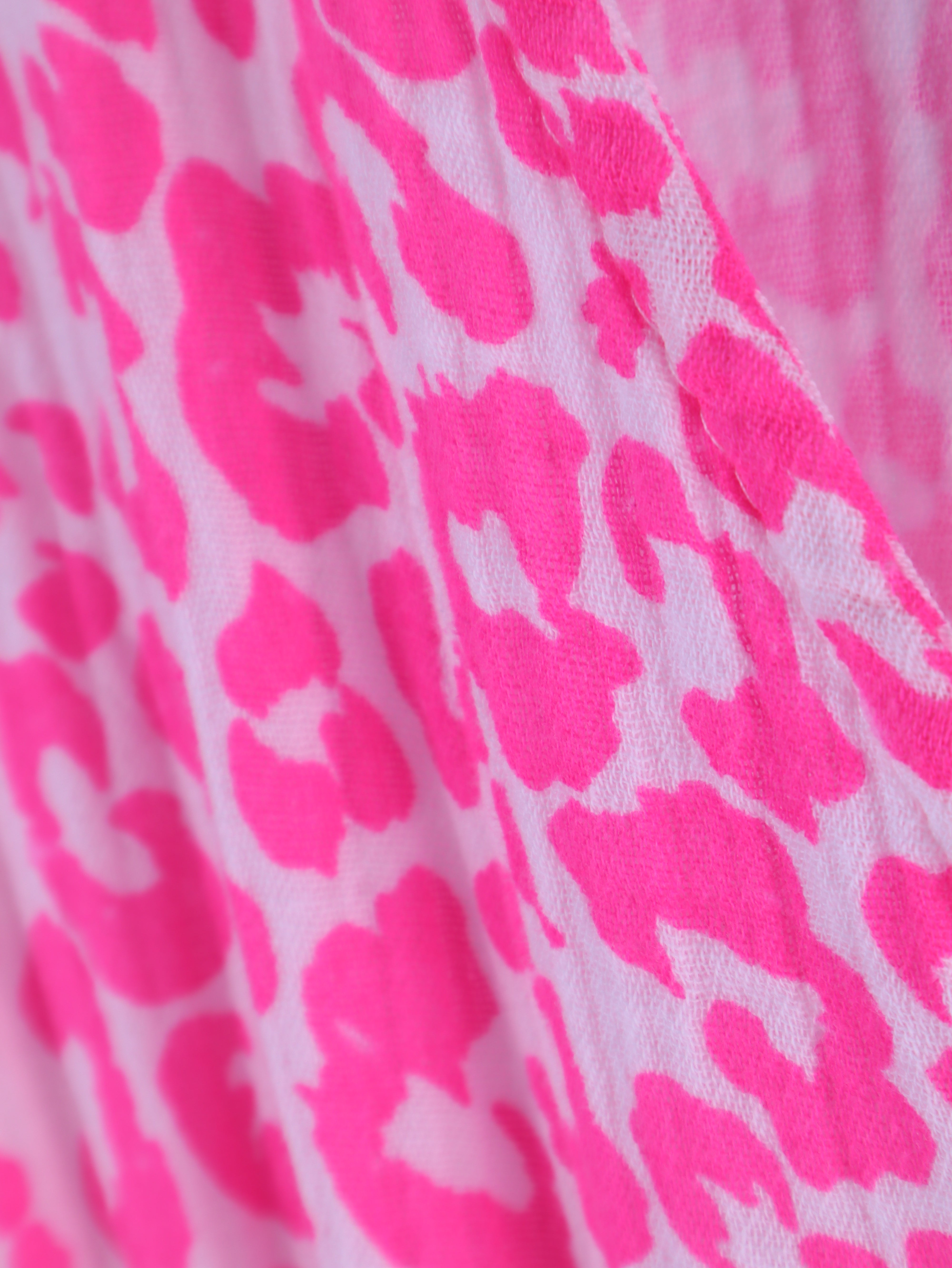 Musselin Kleid mit Neon-Leo-Muster - Pink