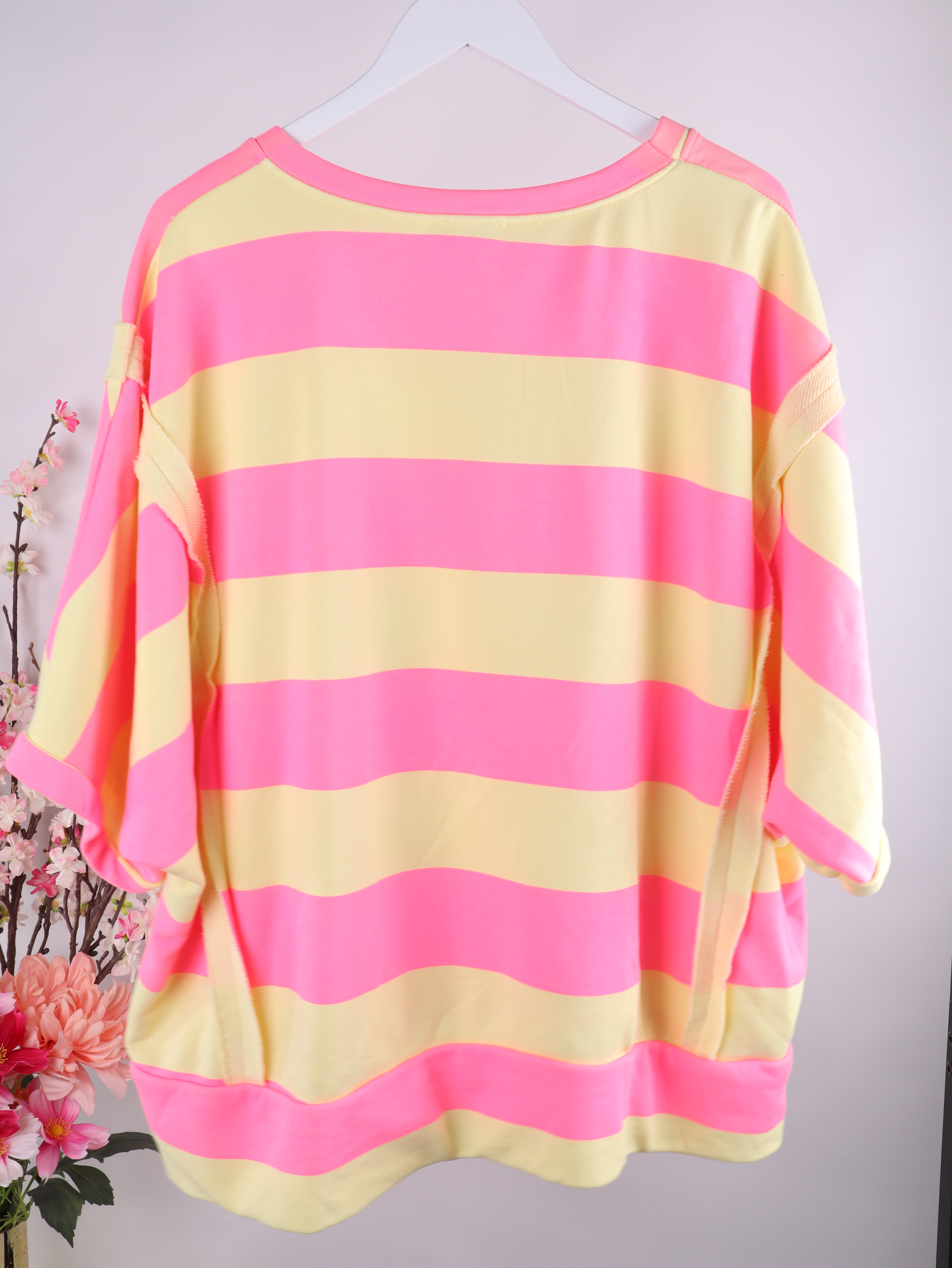 Oversize Sweatshirt mit Neon-Streifen