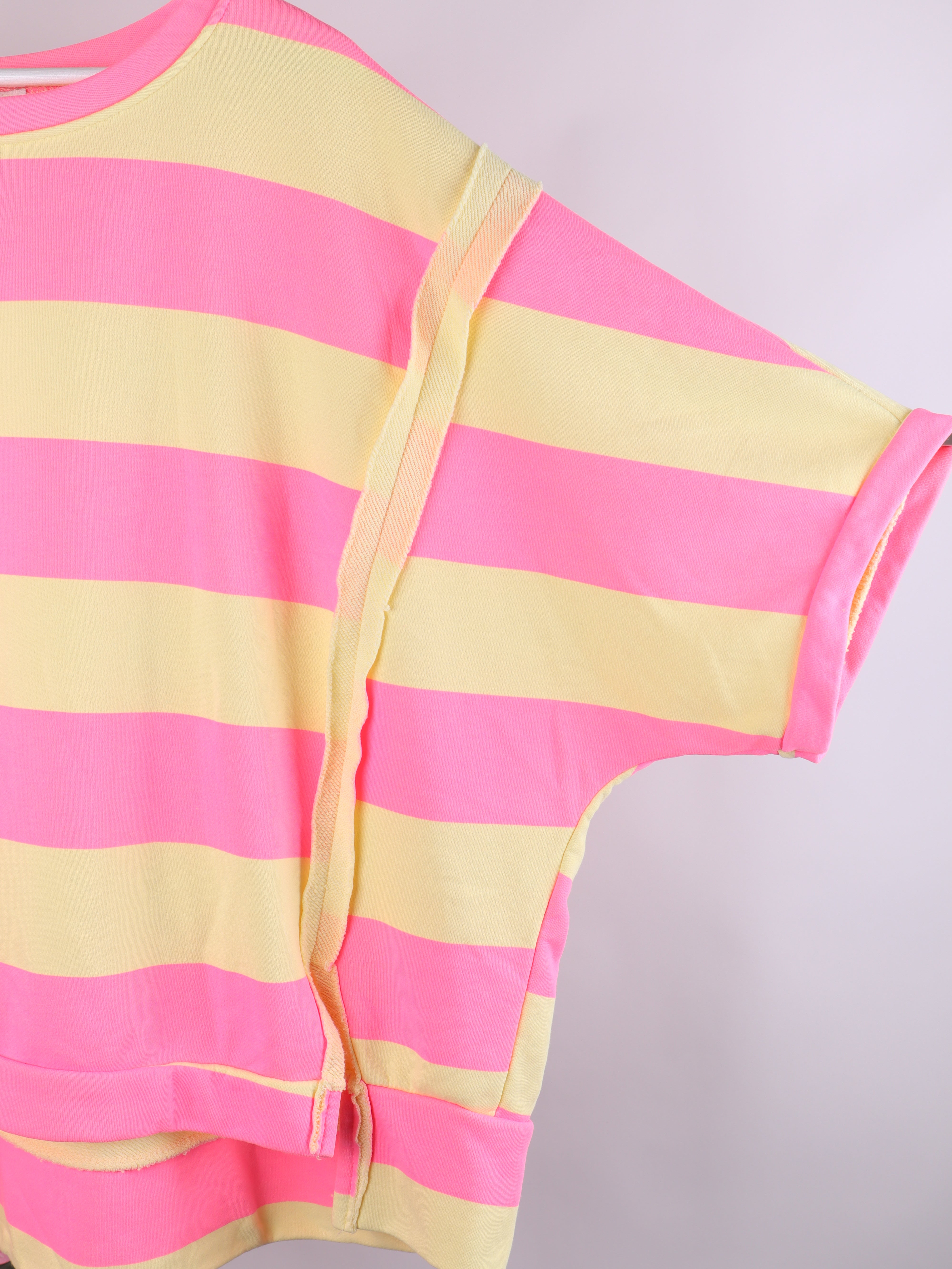 Oversize Sweatshirt mit Neon-Streifen