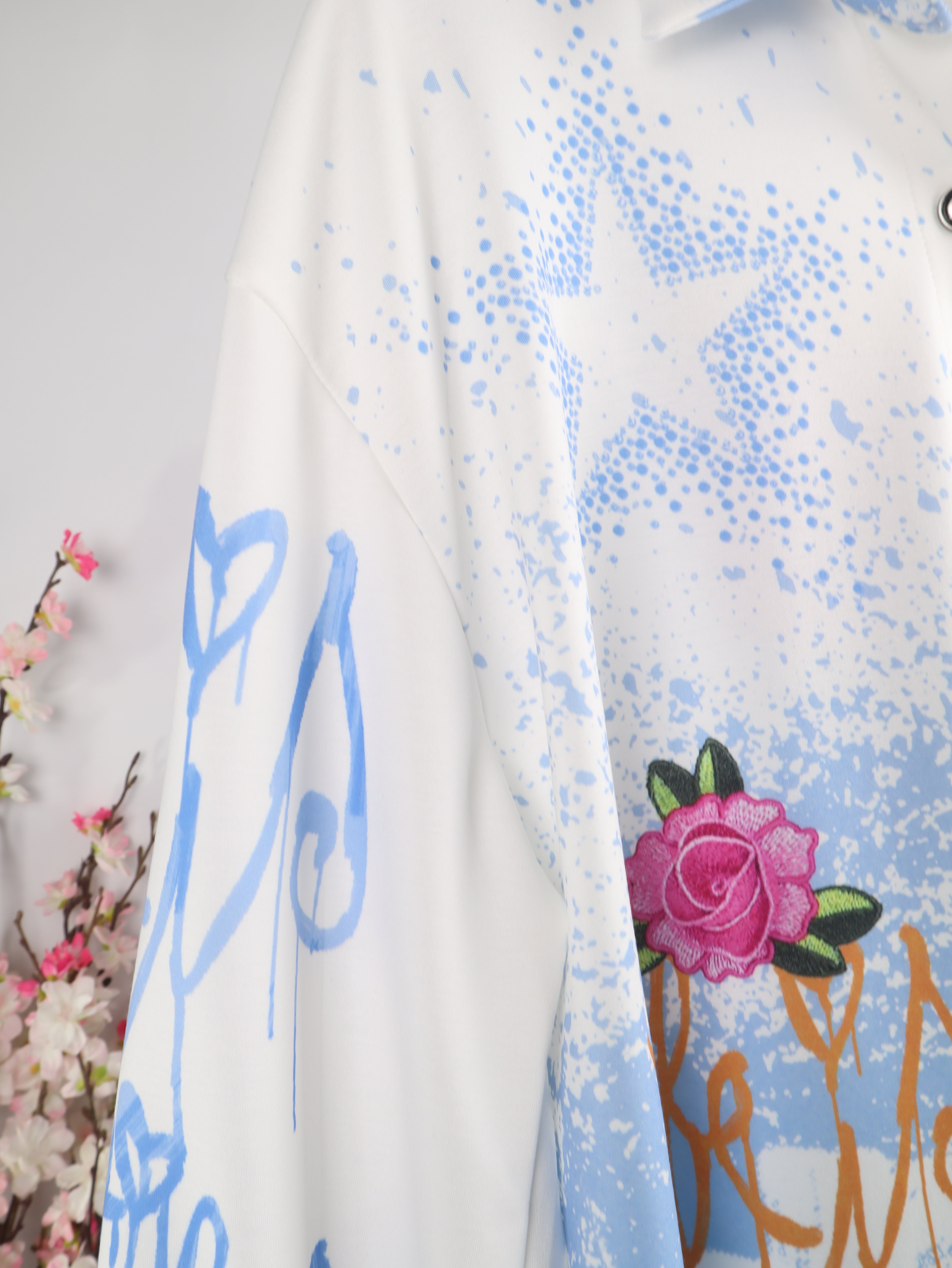 Statement Bluse Skull & Graffiti