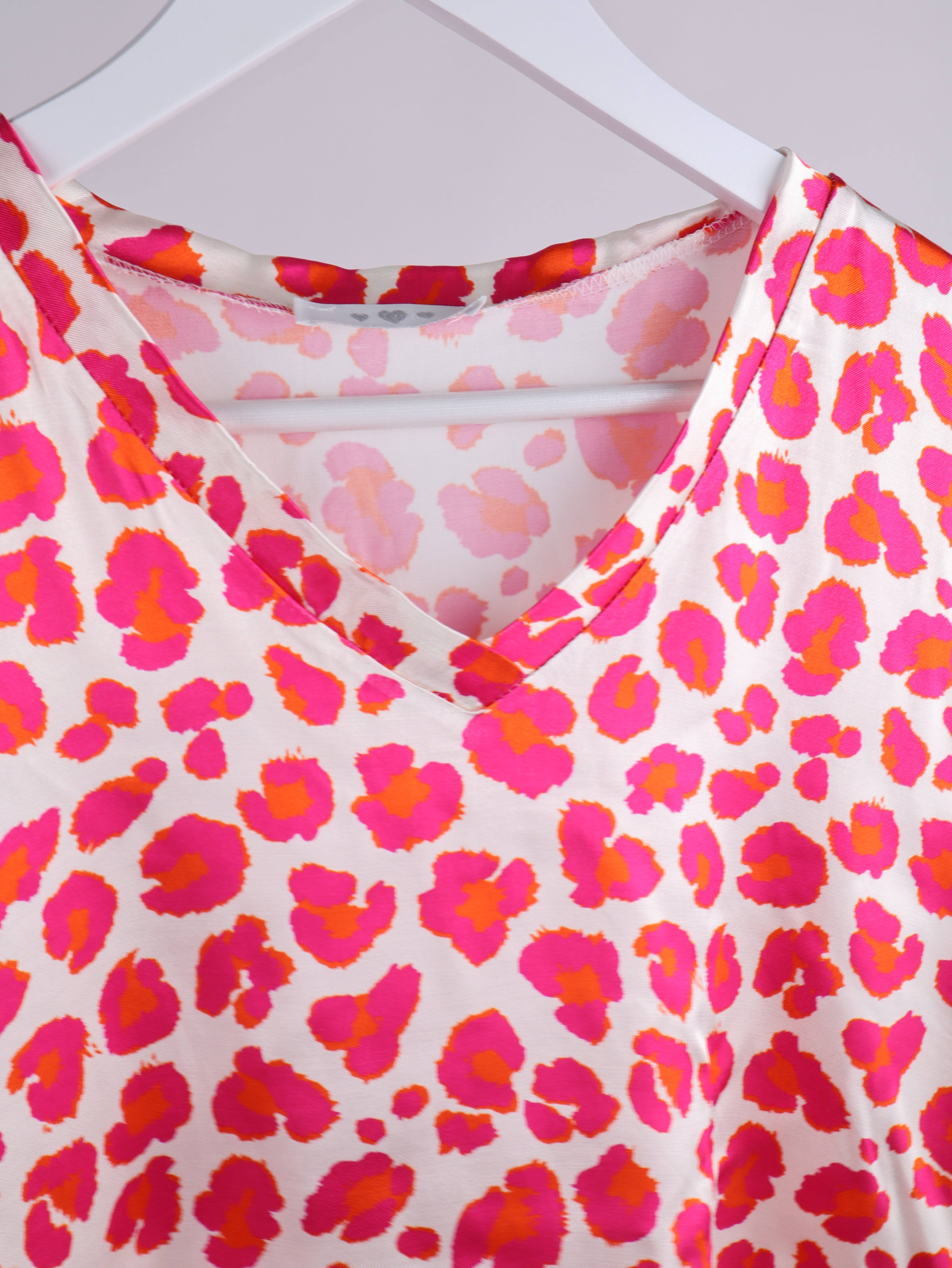 Viskose-Bluse mit Leo-Print