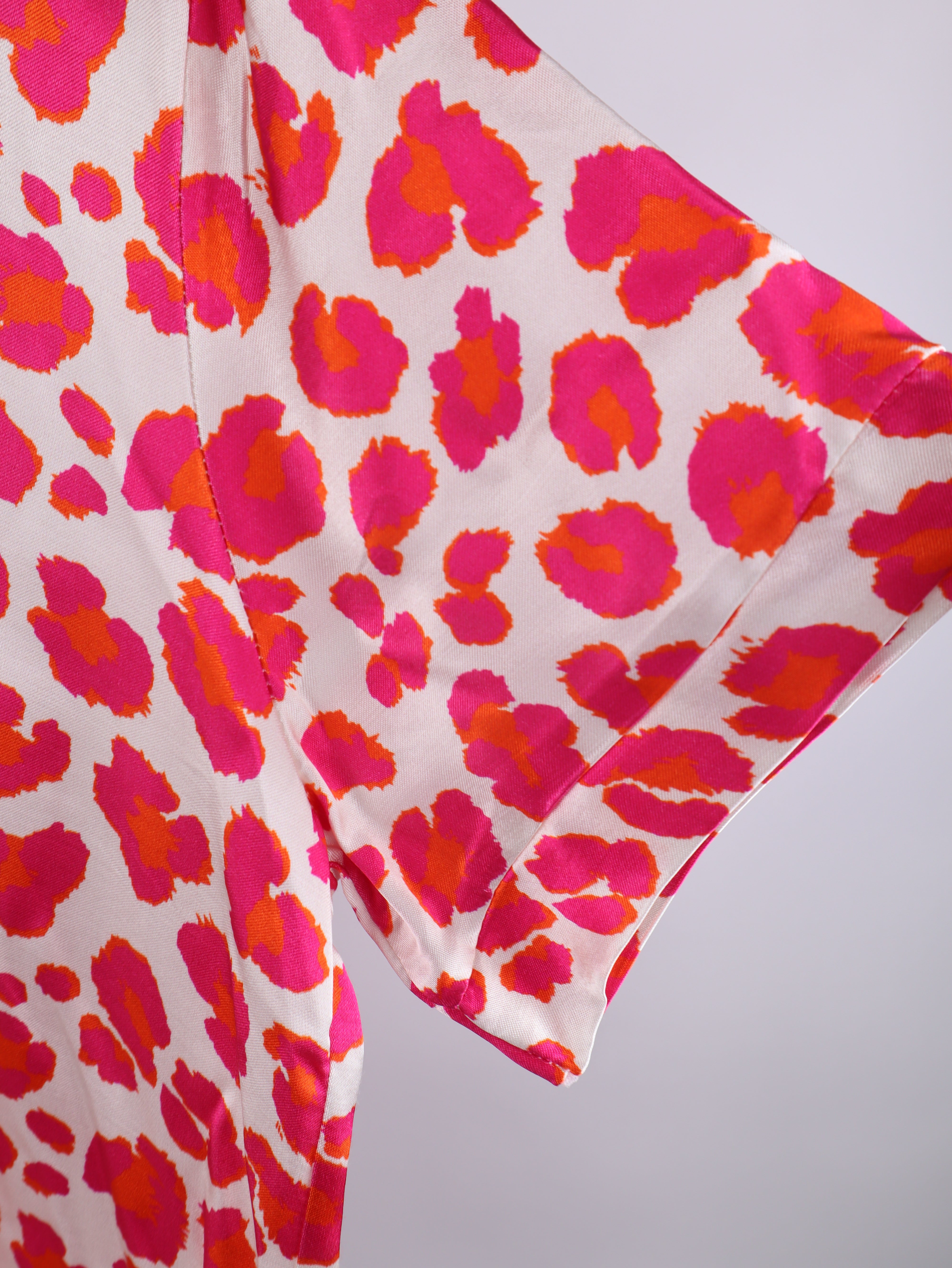 Viskose-Bluse mit Leo-Print