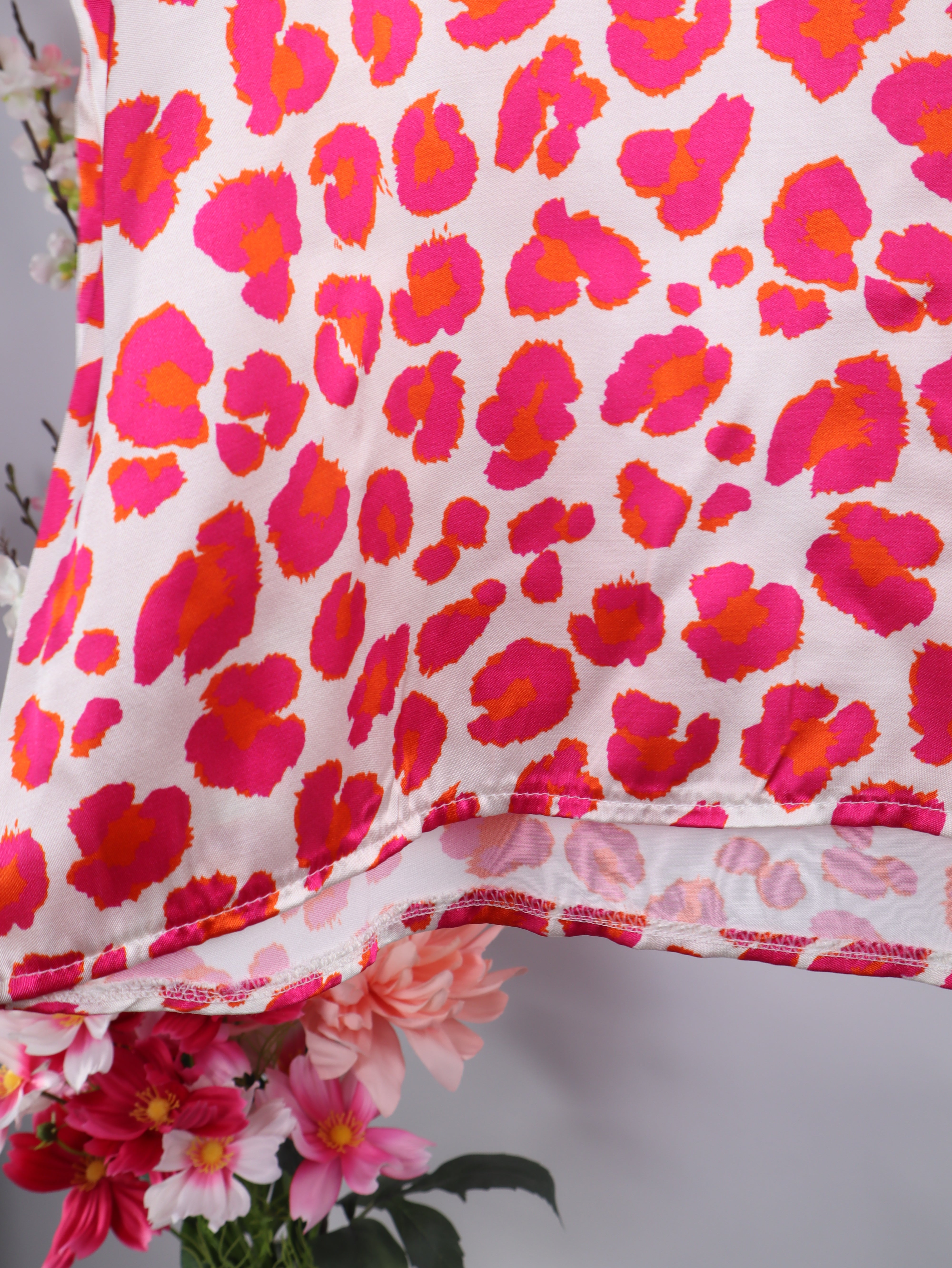 Viskose-Bluse mit Leo-Print