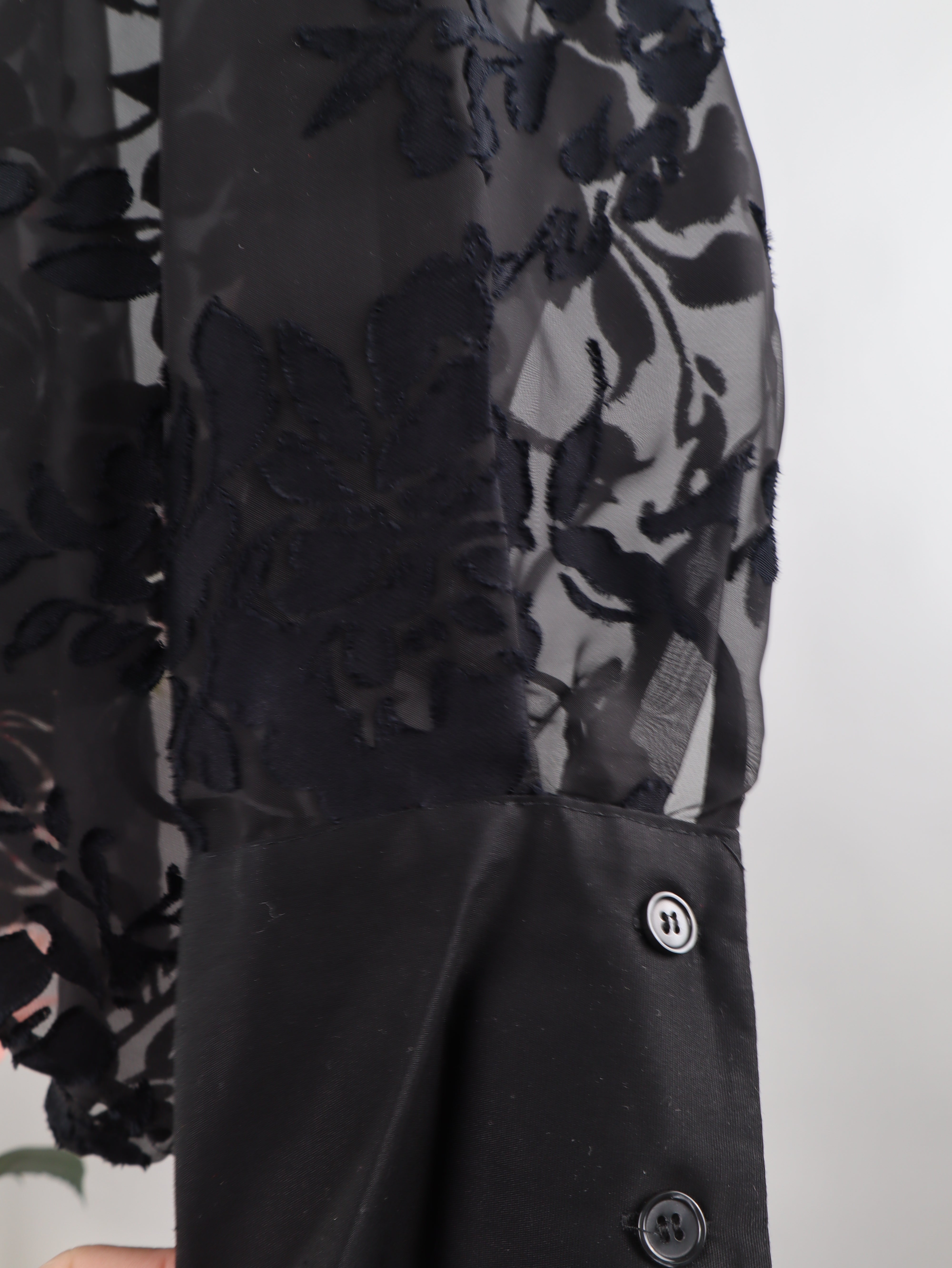 Transparente Oversize-Bluse mit floralem Muster