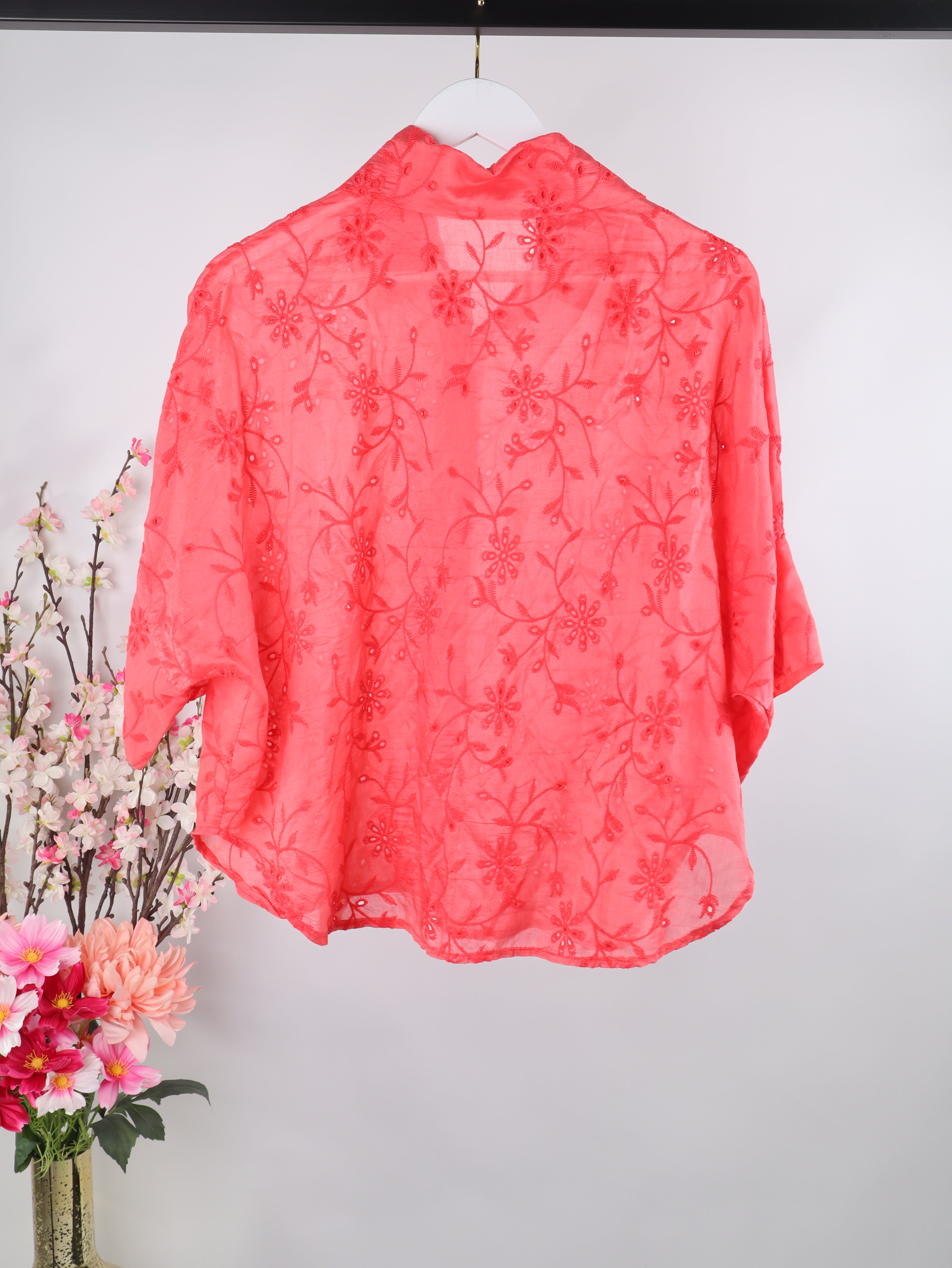 Bestickte Kurzarm-Bluse