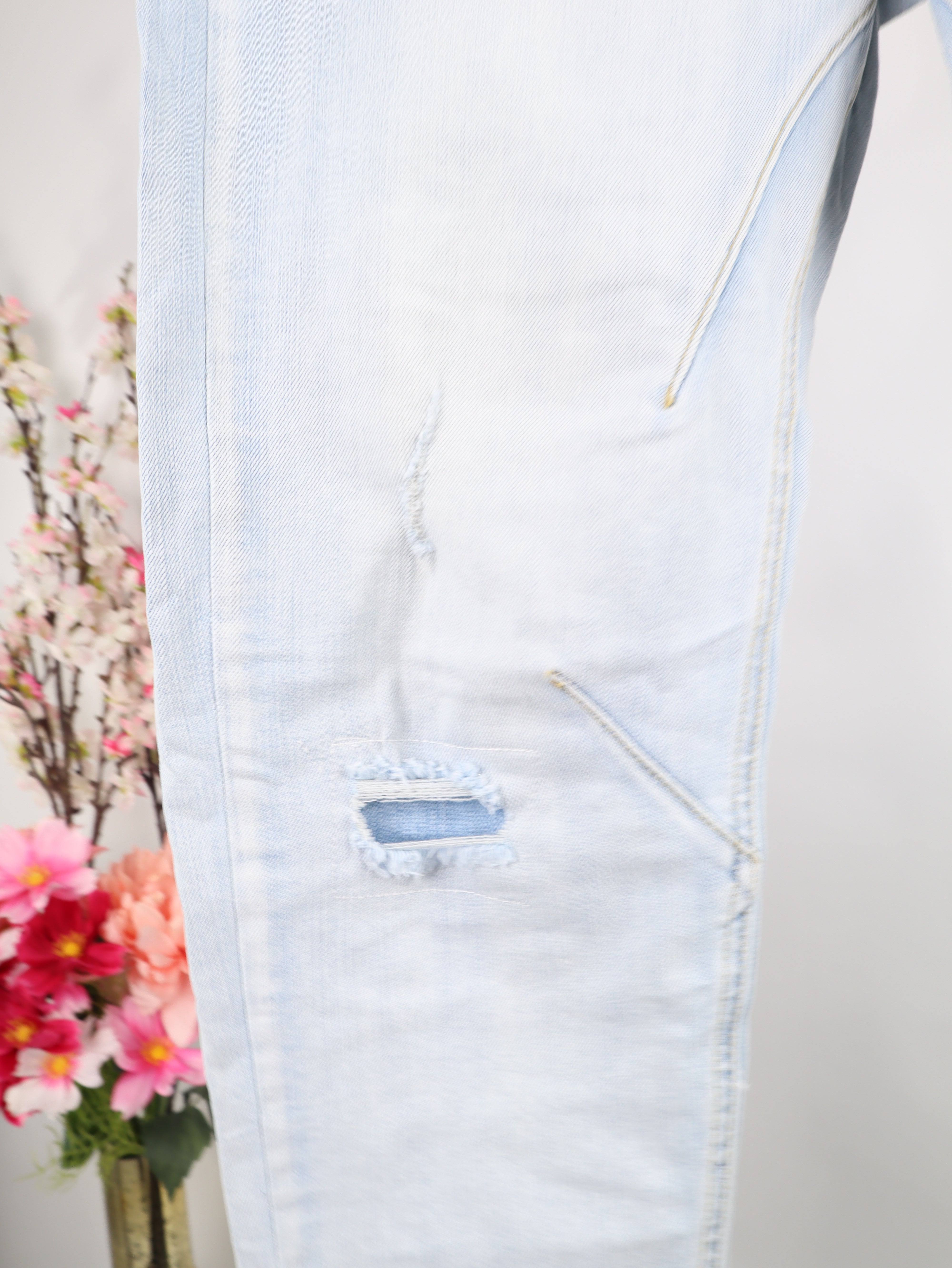 Sexy Woman Jeans mit Regenbogen-Strass