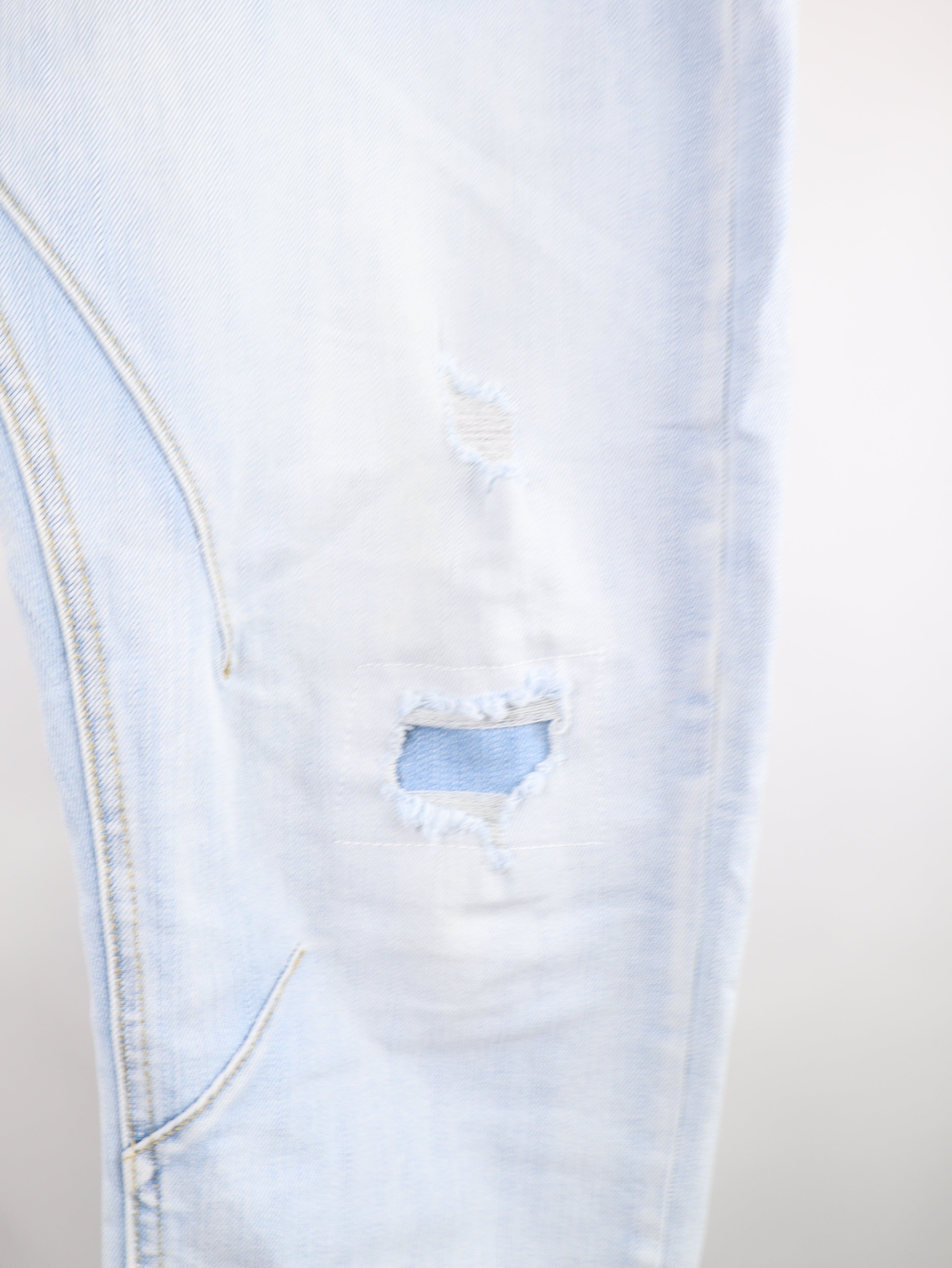 Sexy Woman Jeans mit Regenbogen-Strass