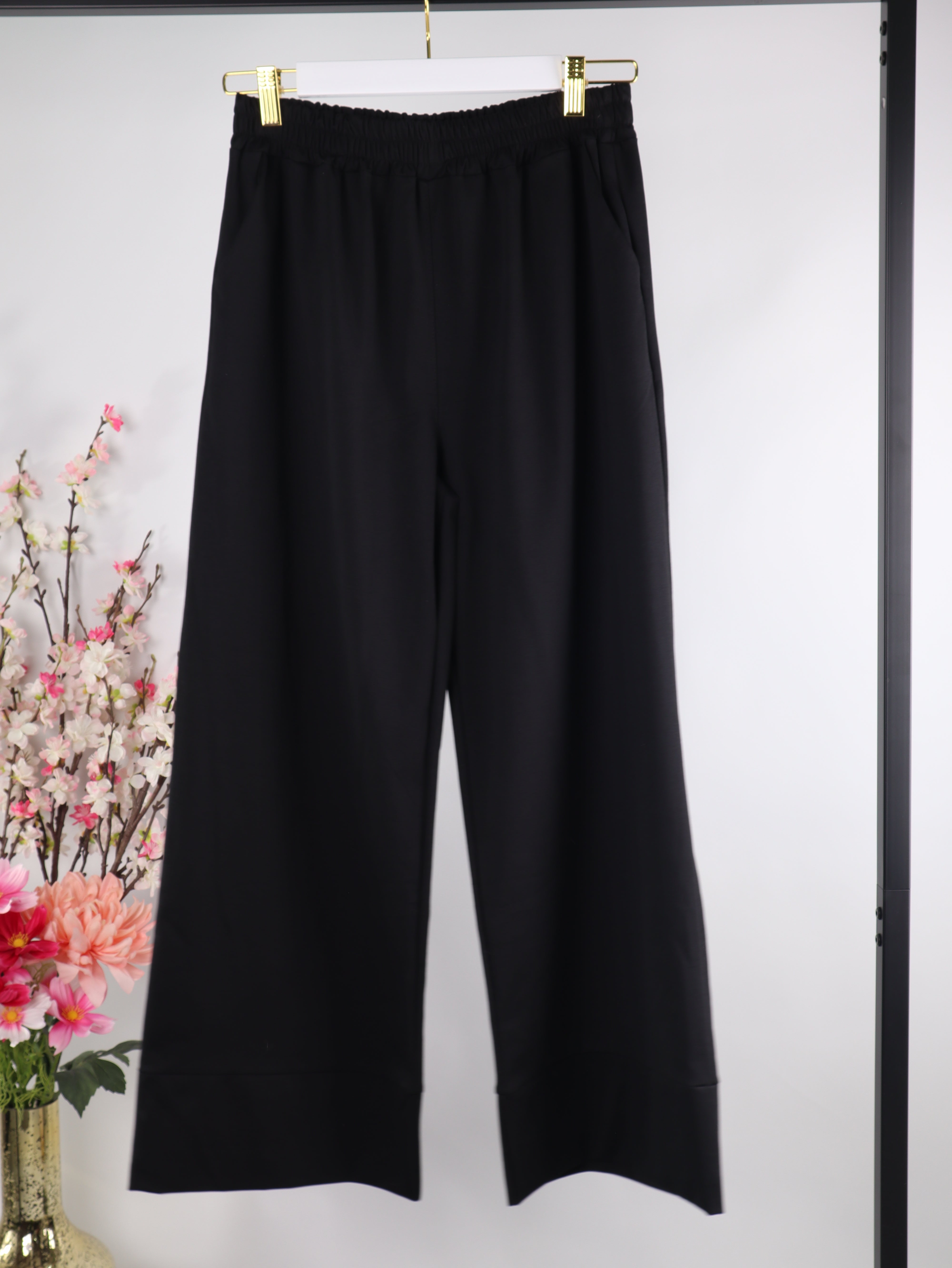 Wide Leg Hose