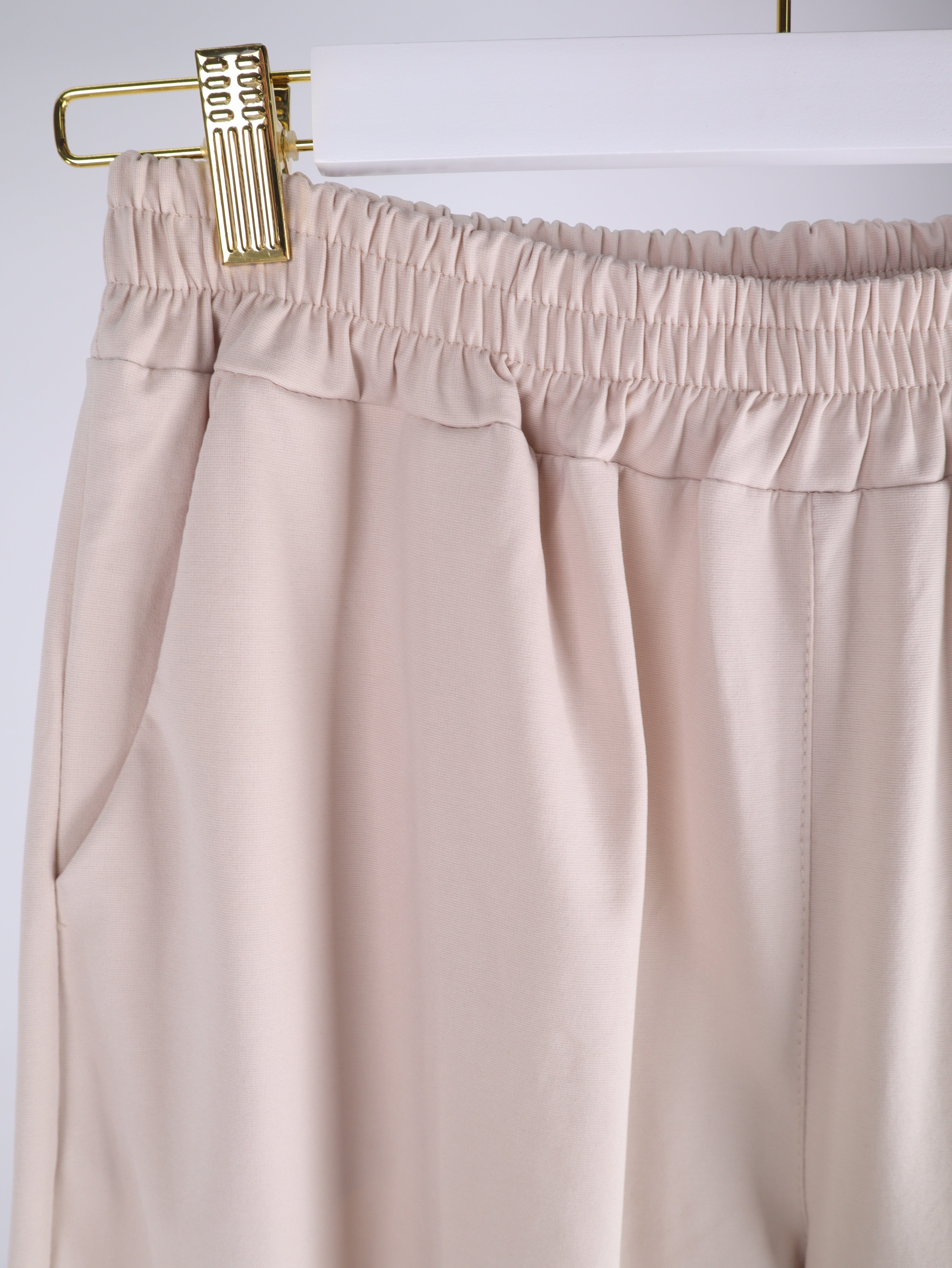 Wide Leg Hose