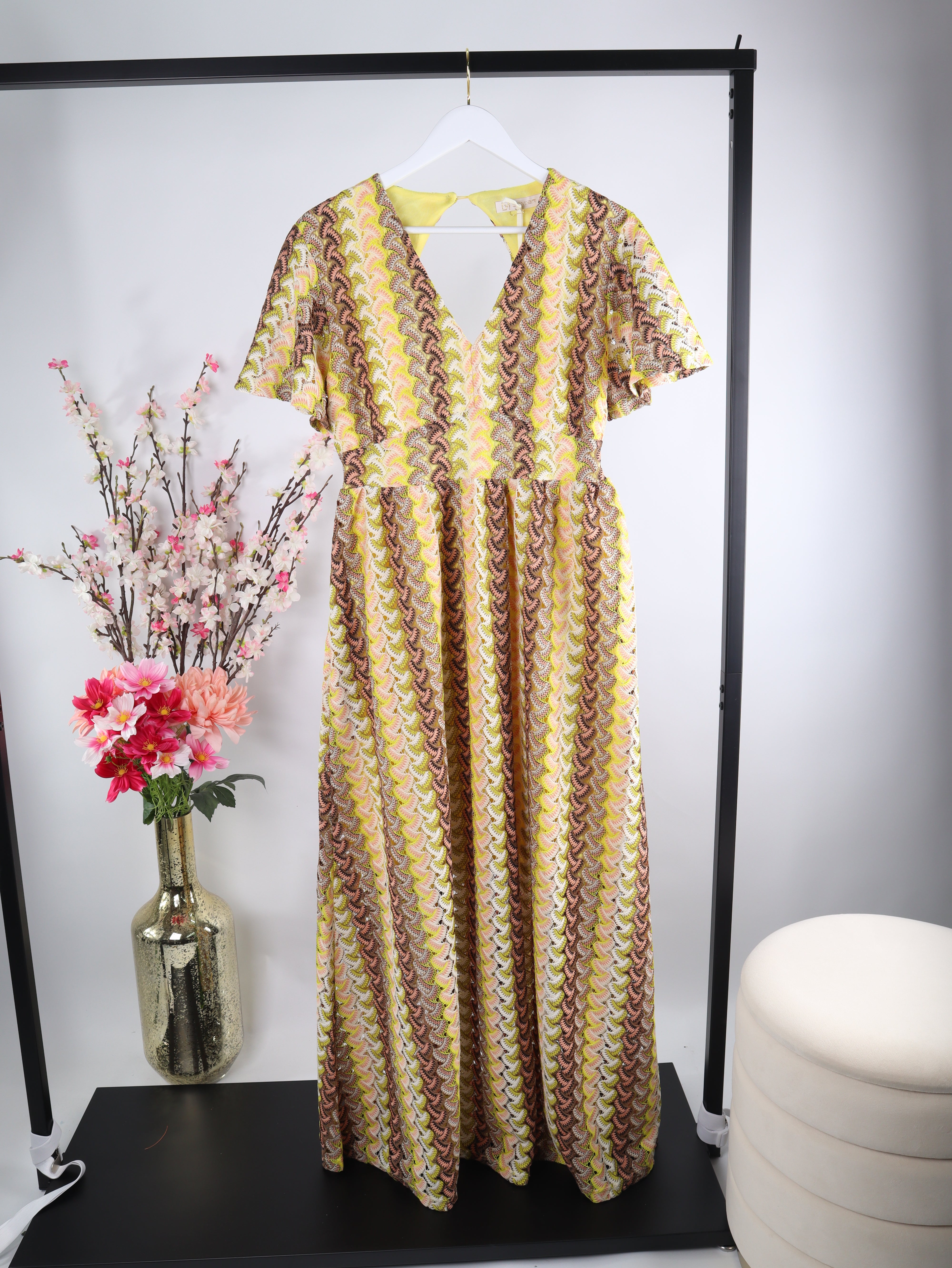 Boho-Maxikleid im Retro-Wellenmuster mit Rückenausschnitt