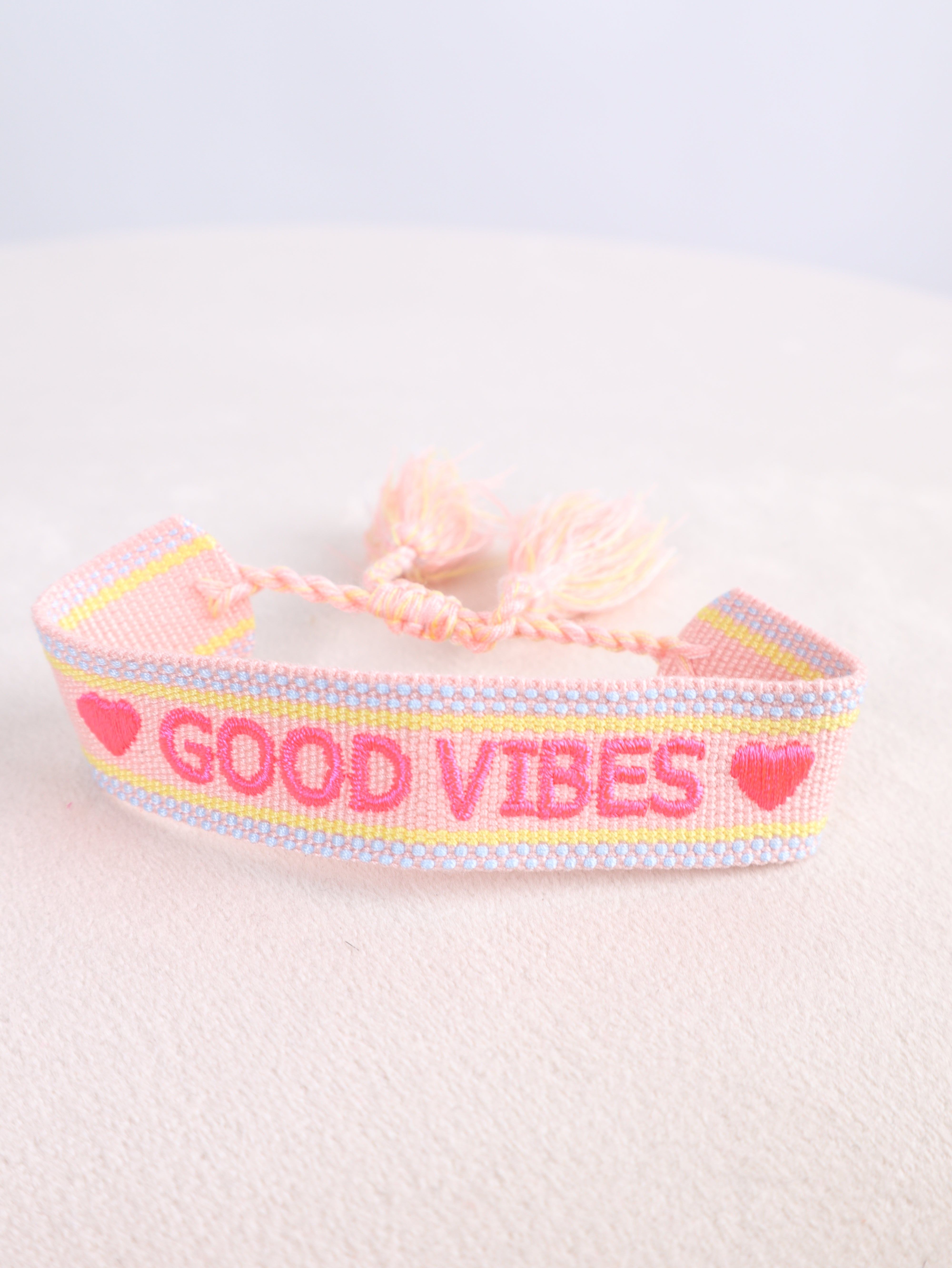 Armband „GOOD VIBES“ NEON