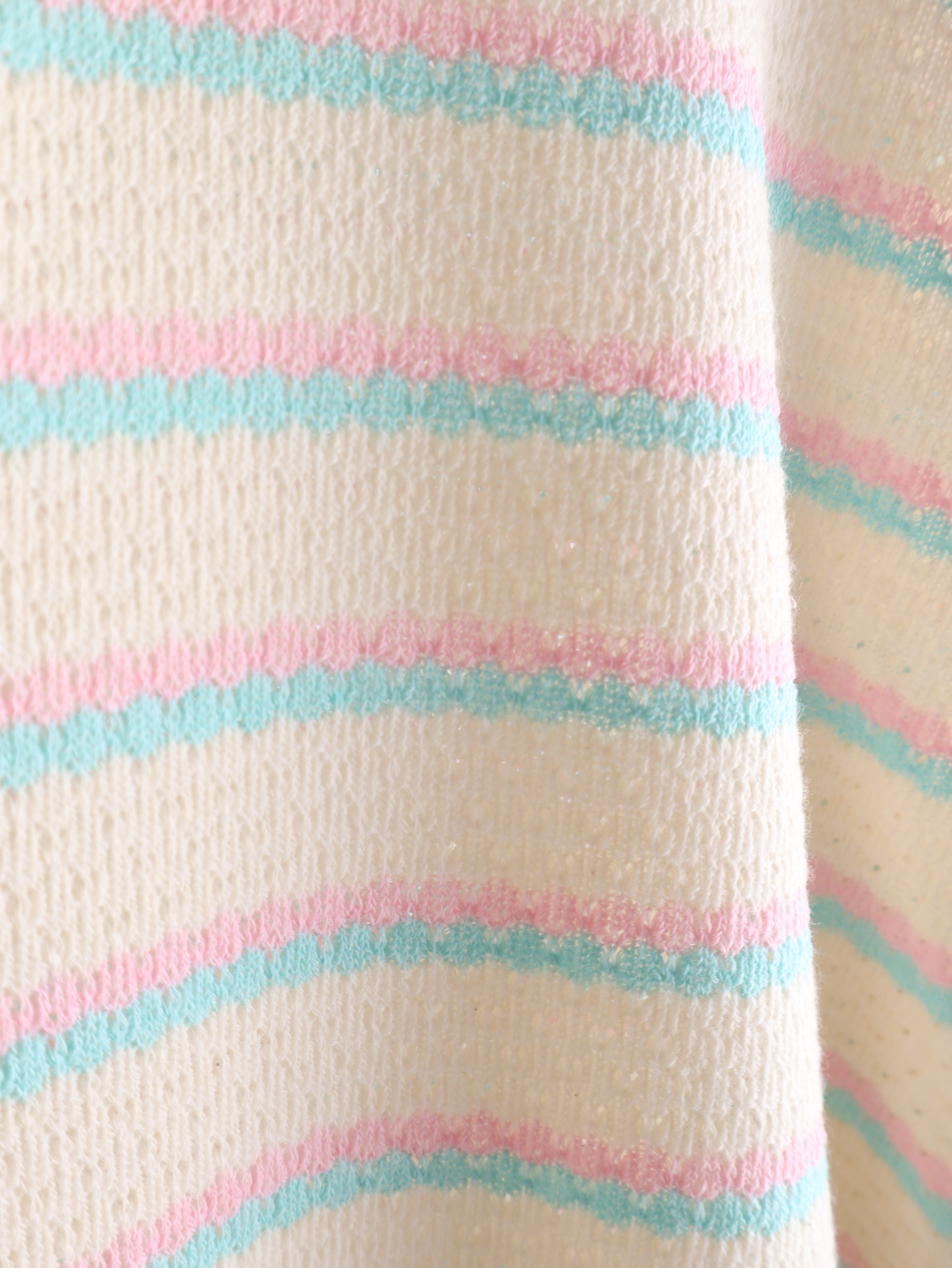 Oversize Strick-Poloshirt mit Pastell-Streifen