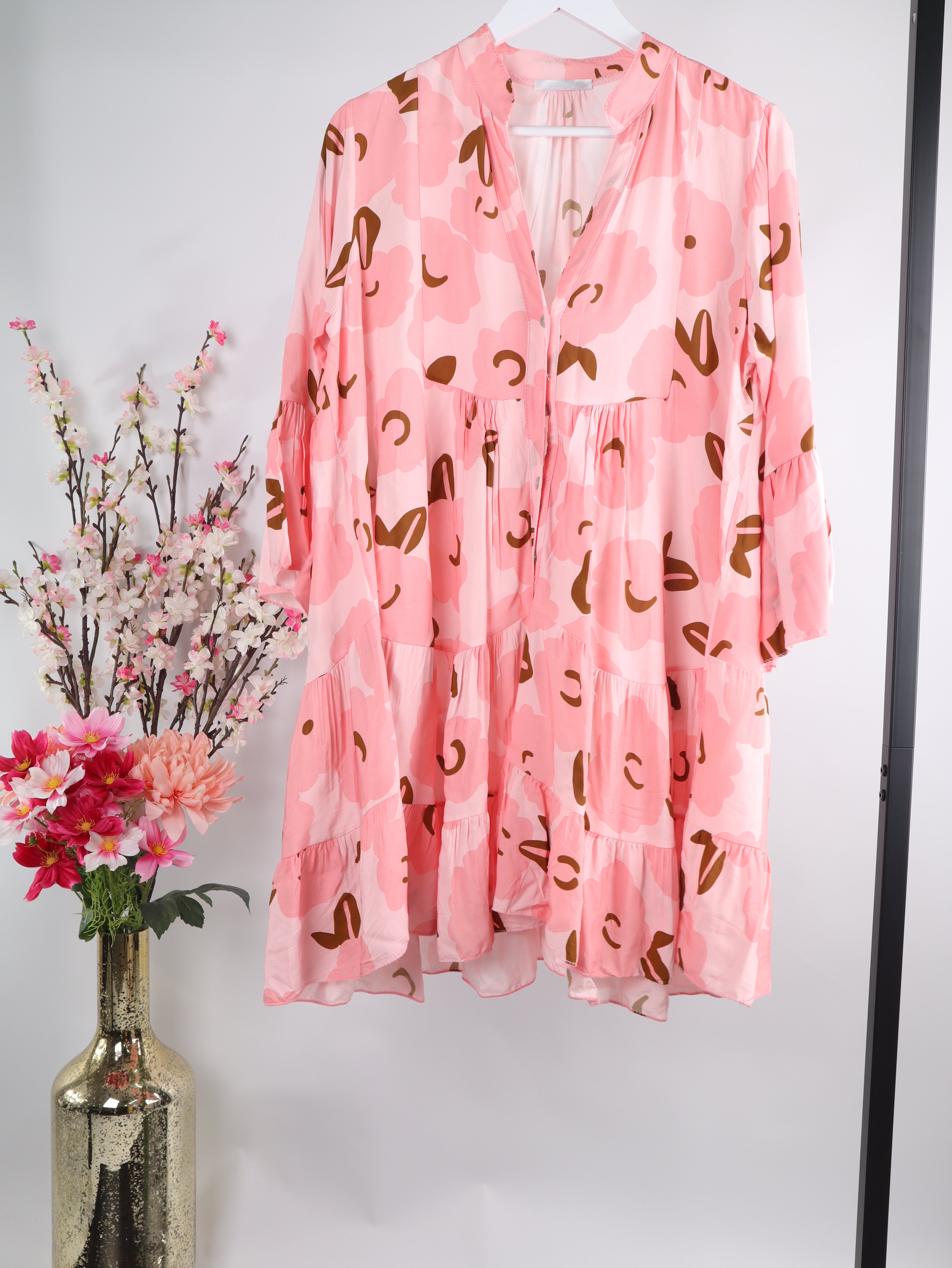 Viskose-Stufenkleid mit Retro-Blumenprint