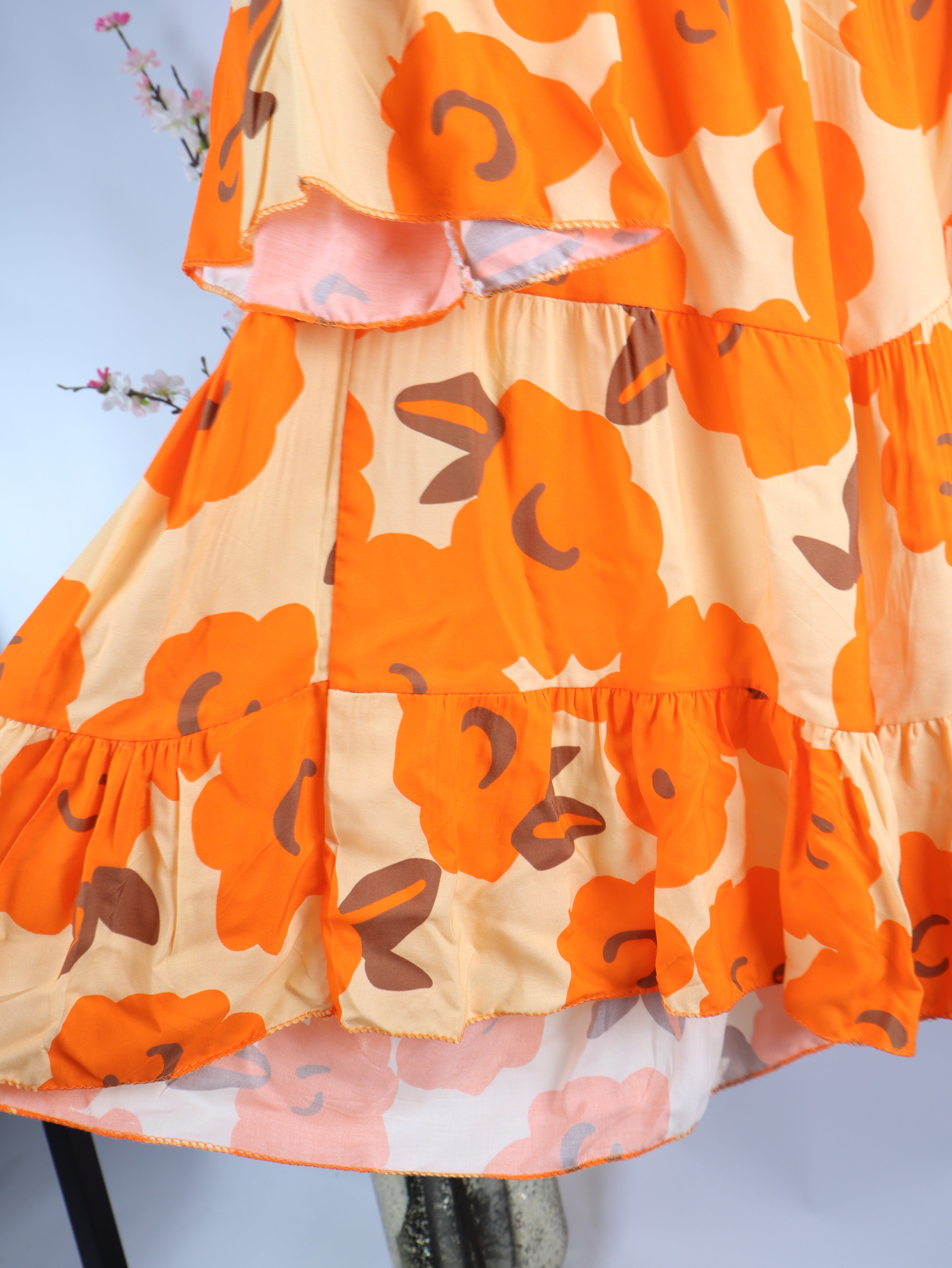 Viskose-Stufenkleid mit Retro-Blumenprint