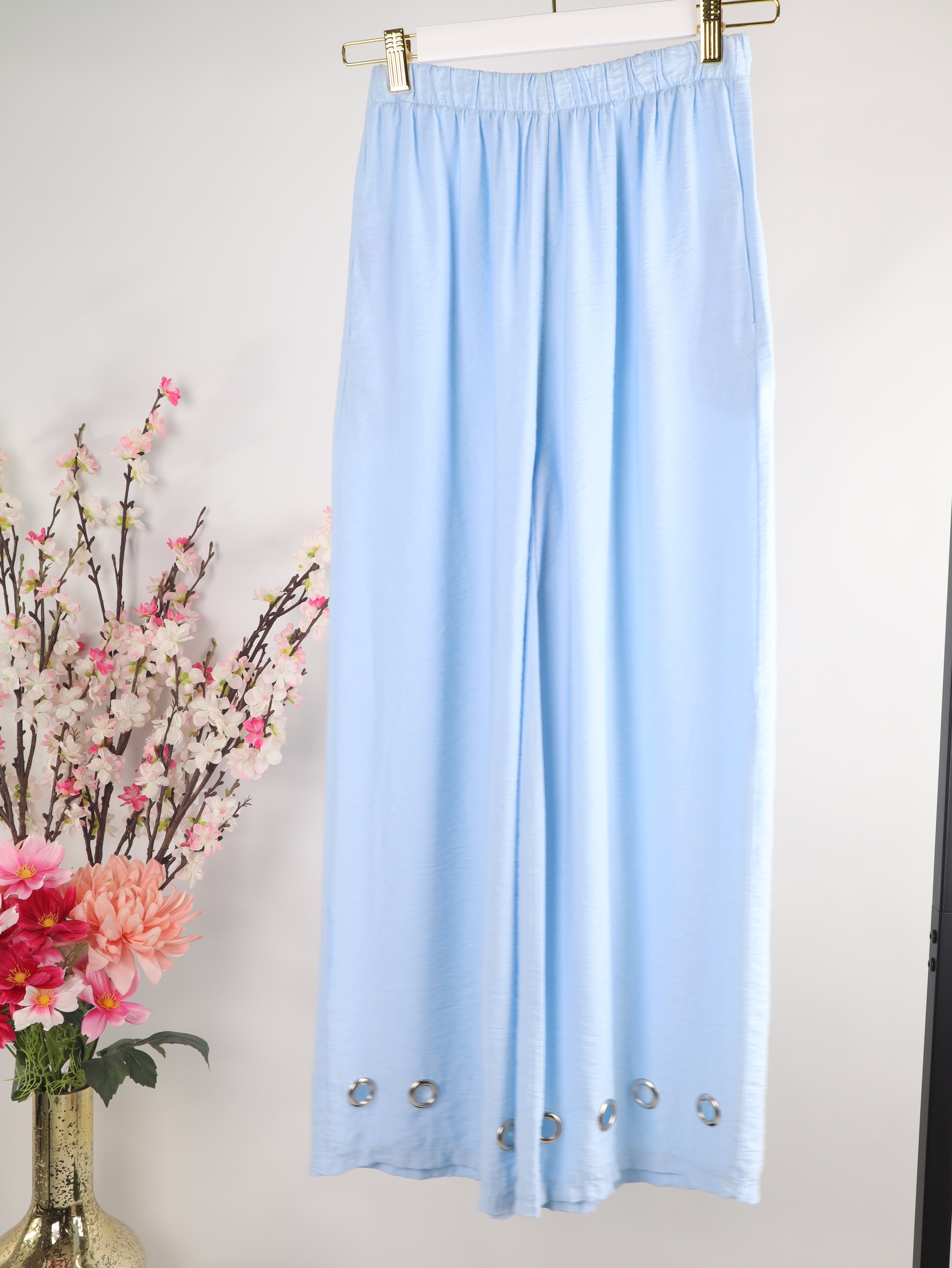 Stoffhose mit Ösen