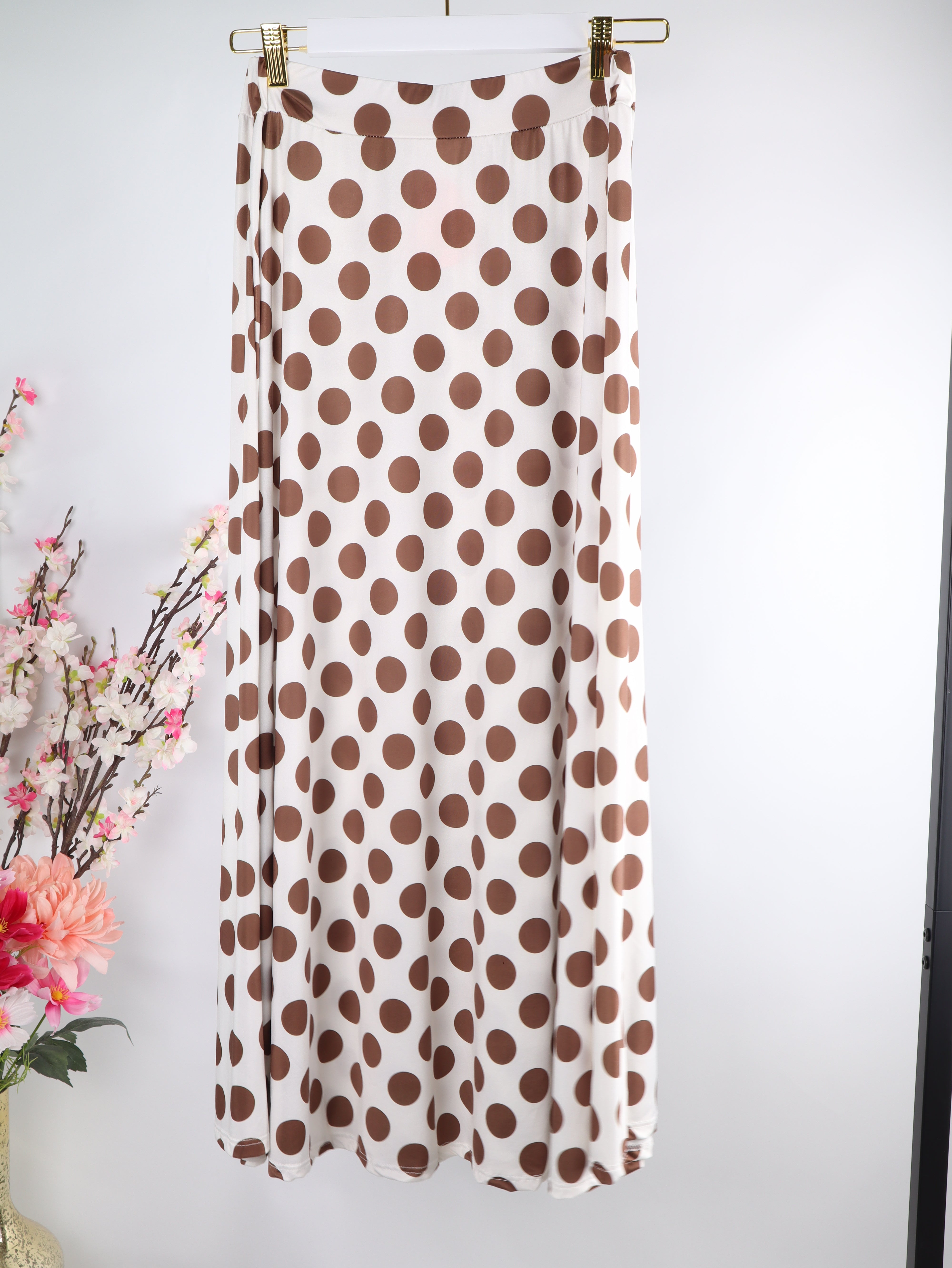 Polka-Dot Maxirock – Knitterfreie Kofferware