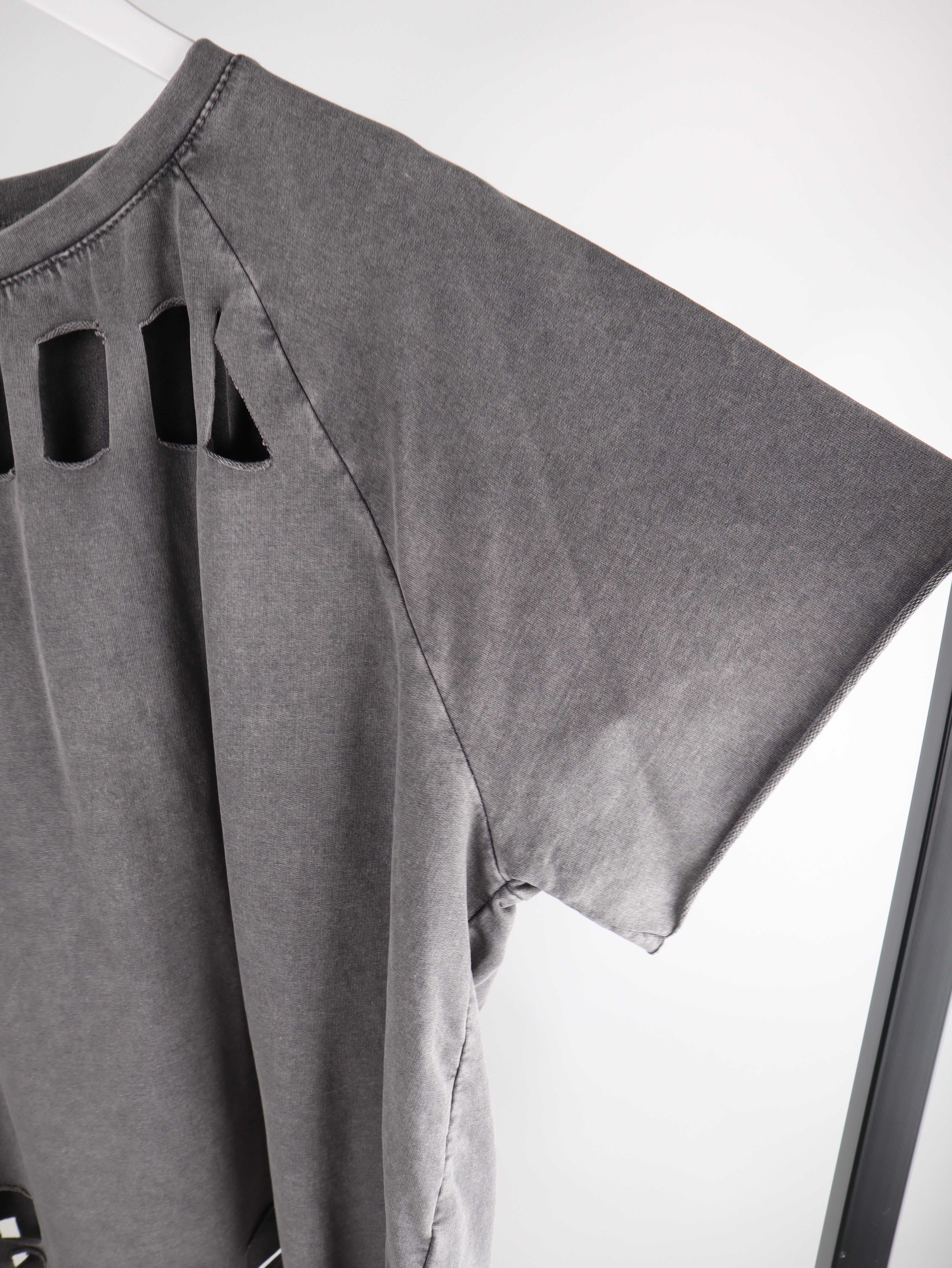 Oversize Shirt Grau mit Cut-Outs