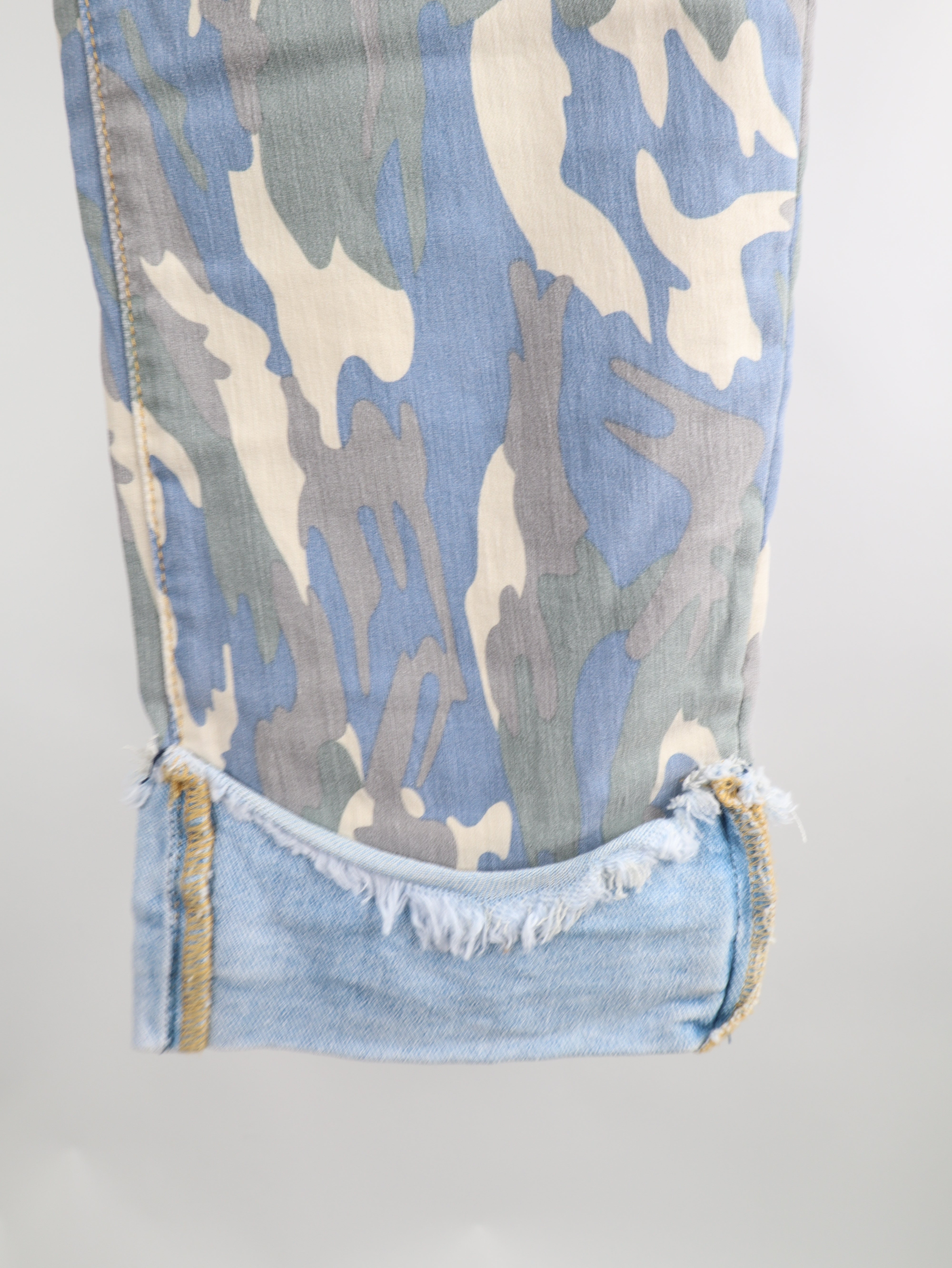Sexy Woman Jeans Camouflage