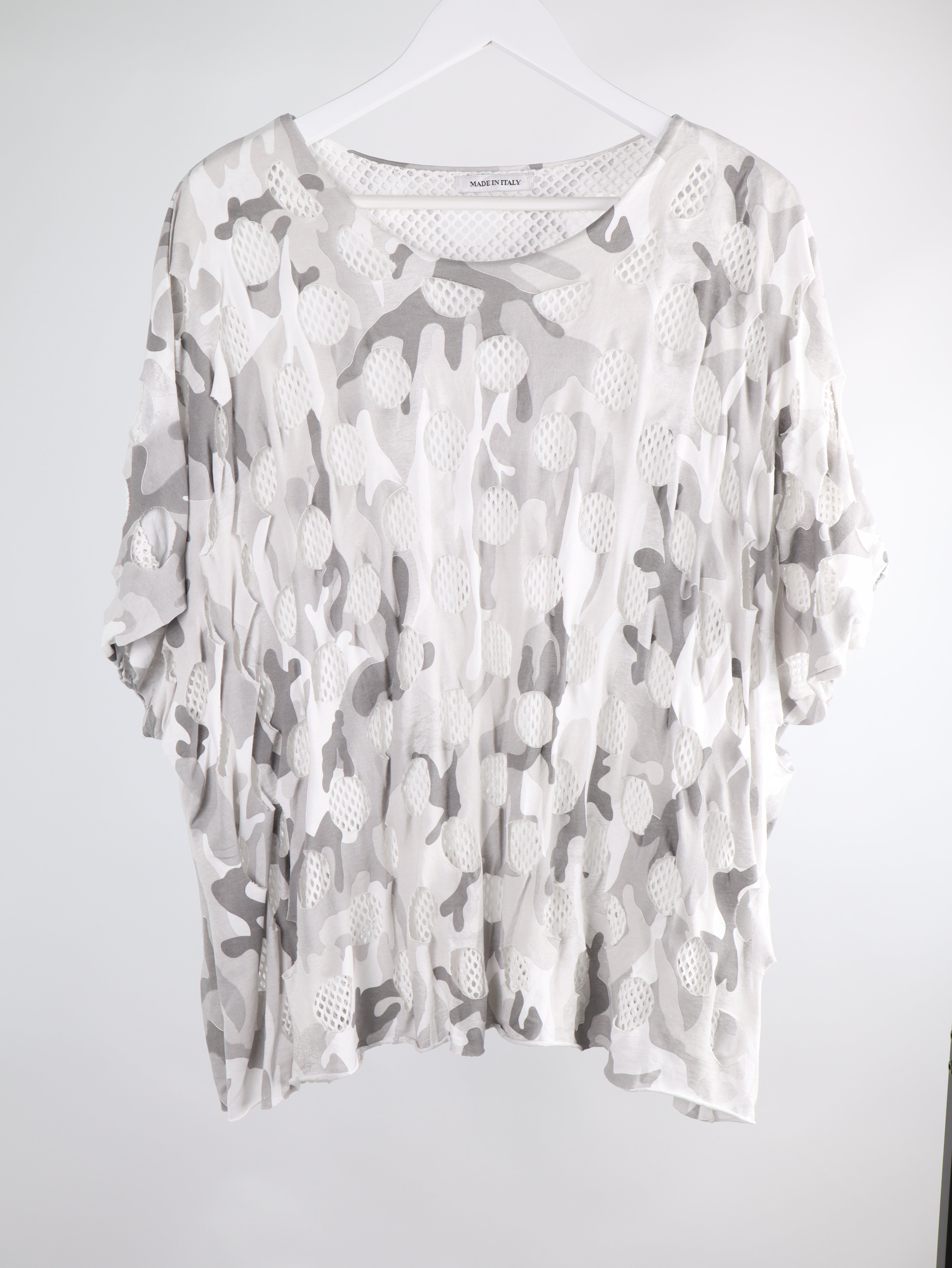 Oversize Shirt Camouflage mit 3D Lochmuster
