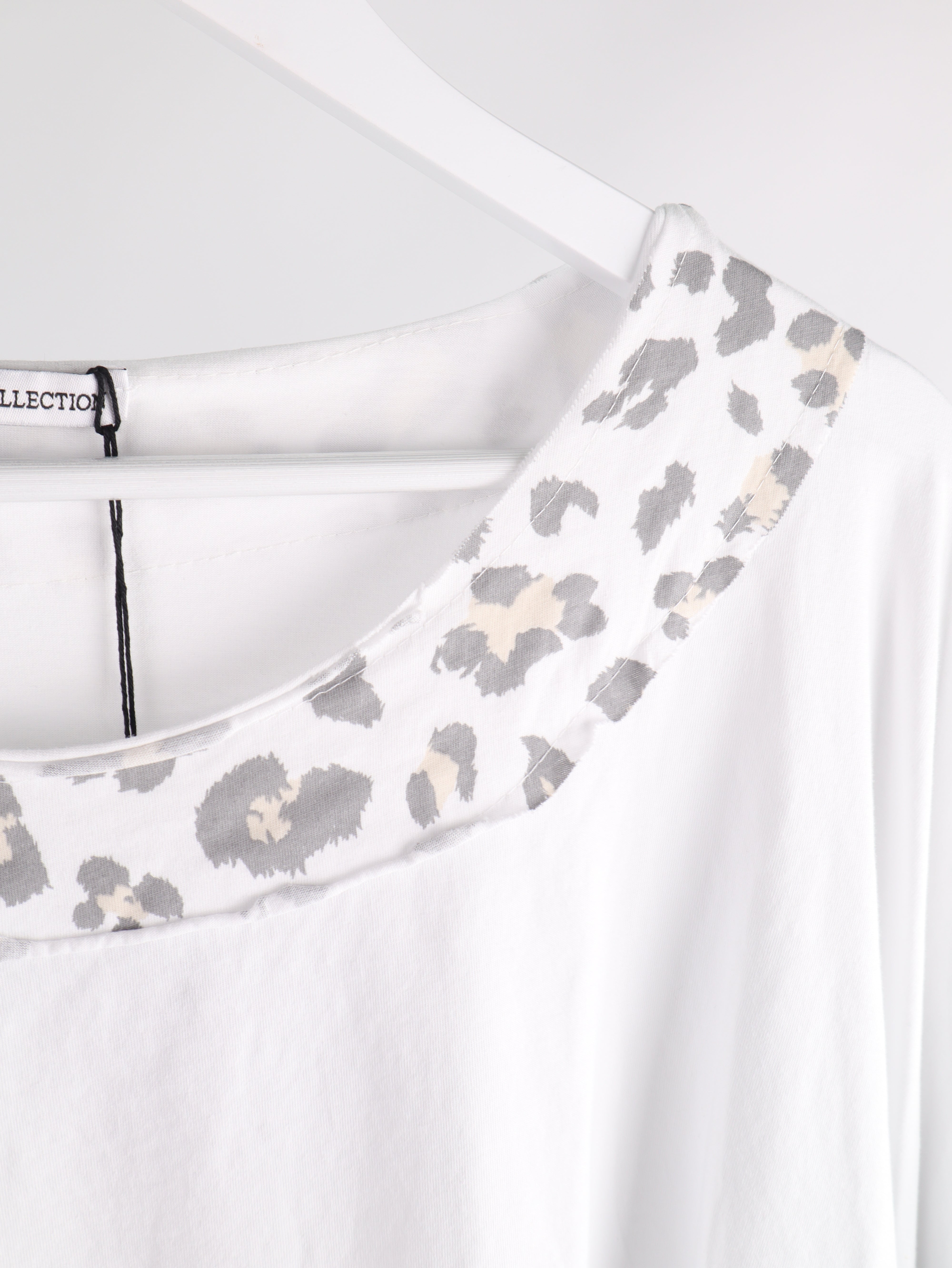 Oversize Poncho Shirt mit Leo-Details