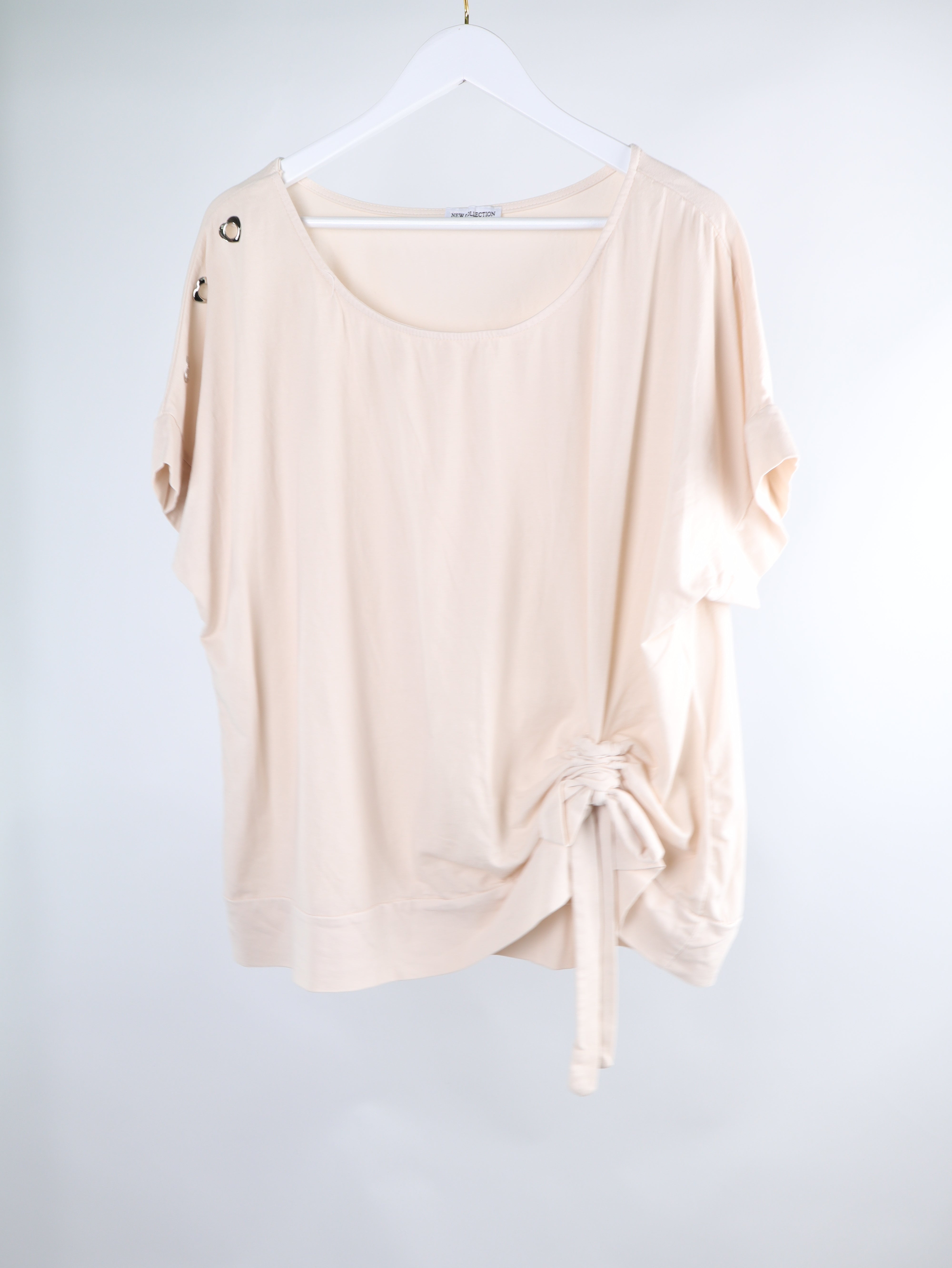 Oversize Shirt mit Herz-Ösen & seitlicher Raffung