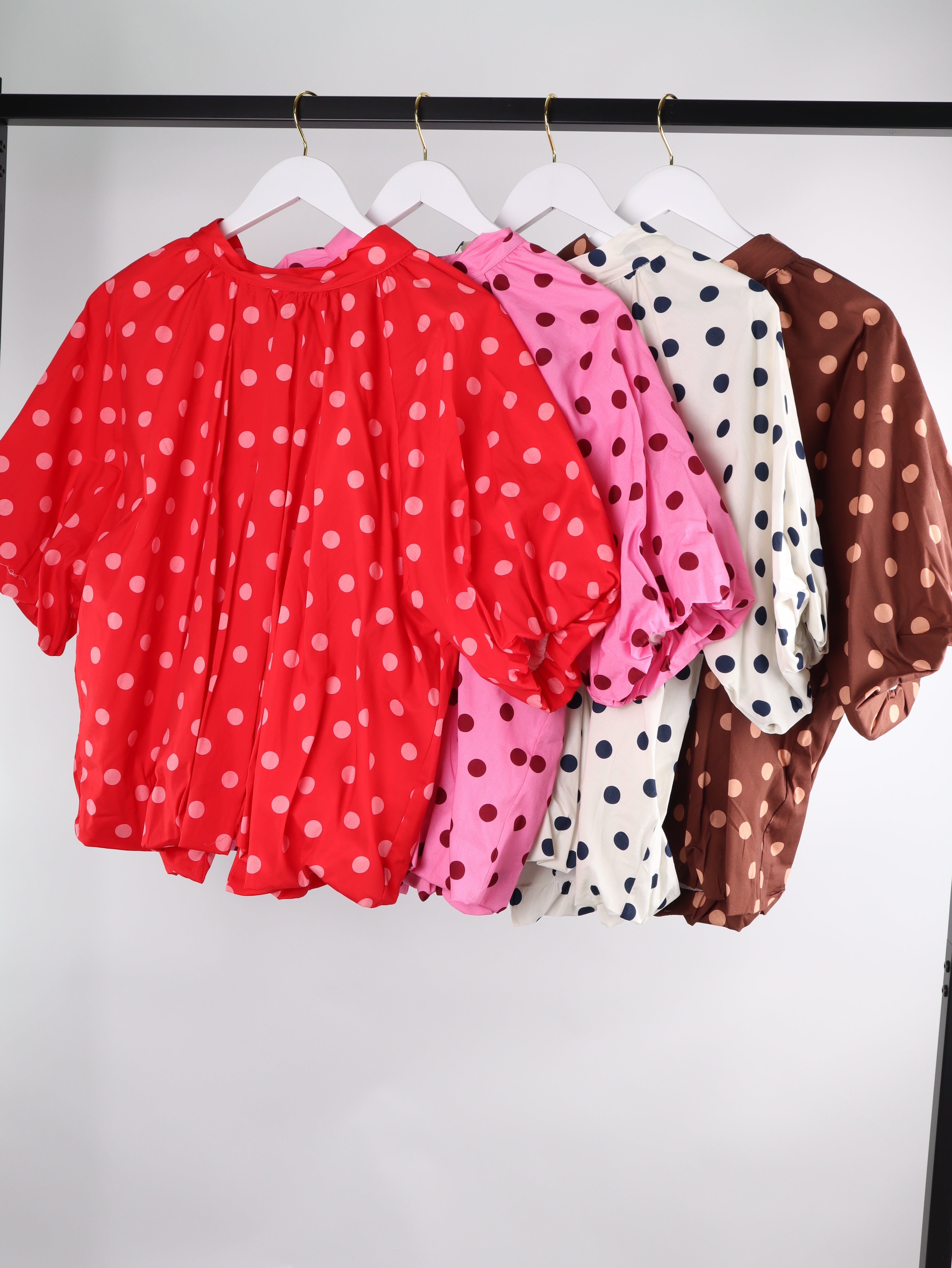 Oversize Polka-Dot Bluse mit Rückenschleifen