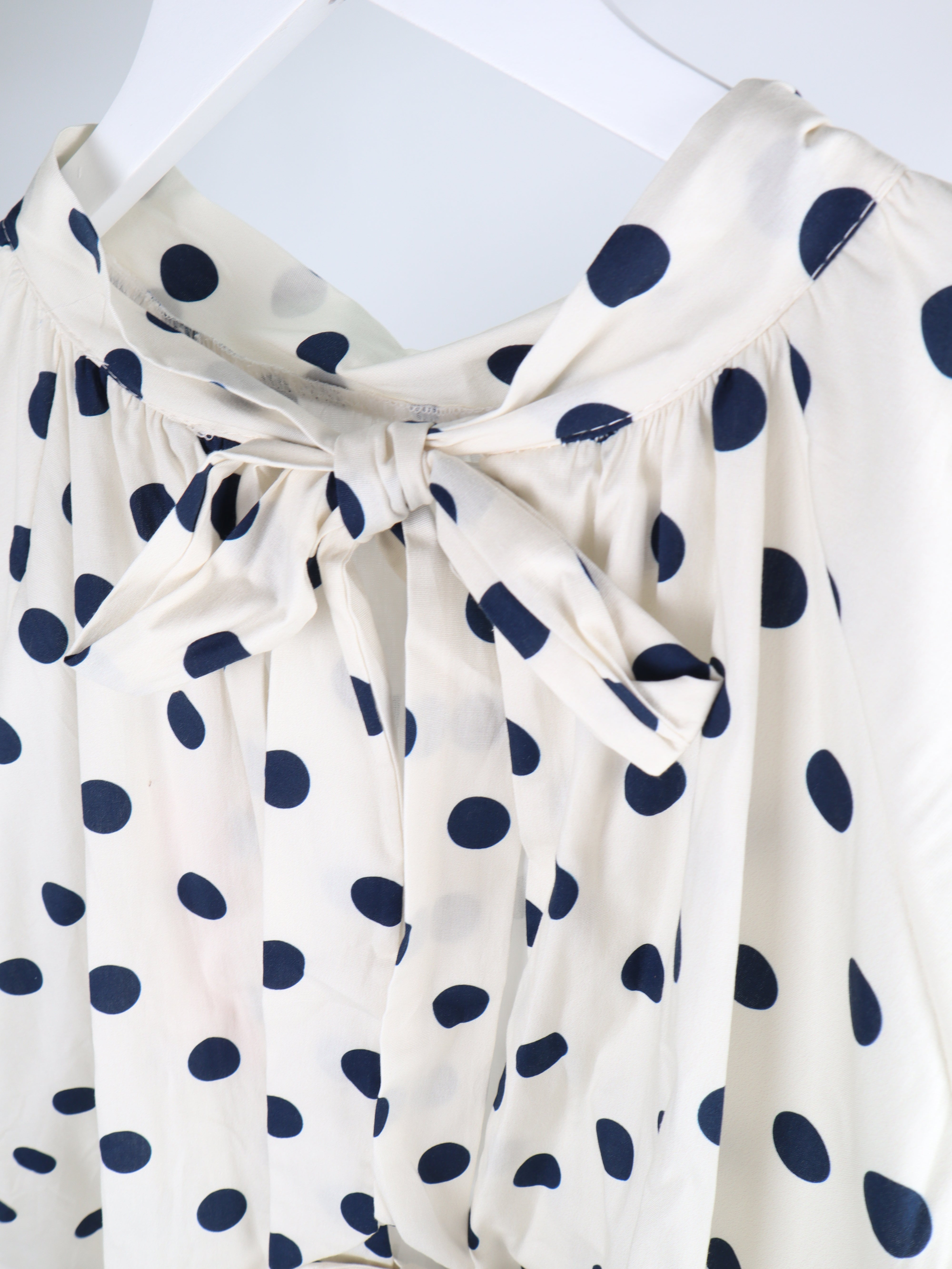 Oversize Polka-Dot Bluse mit Rückenschleifen