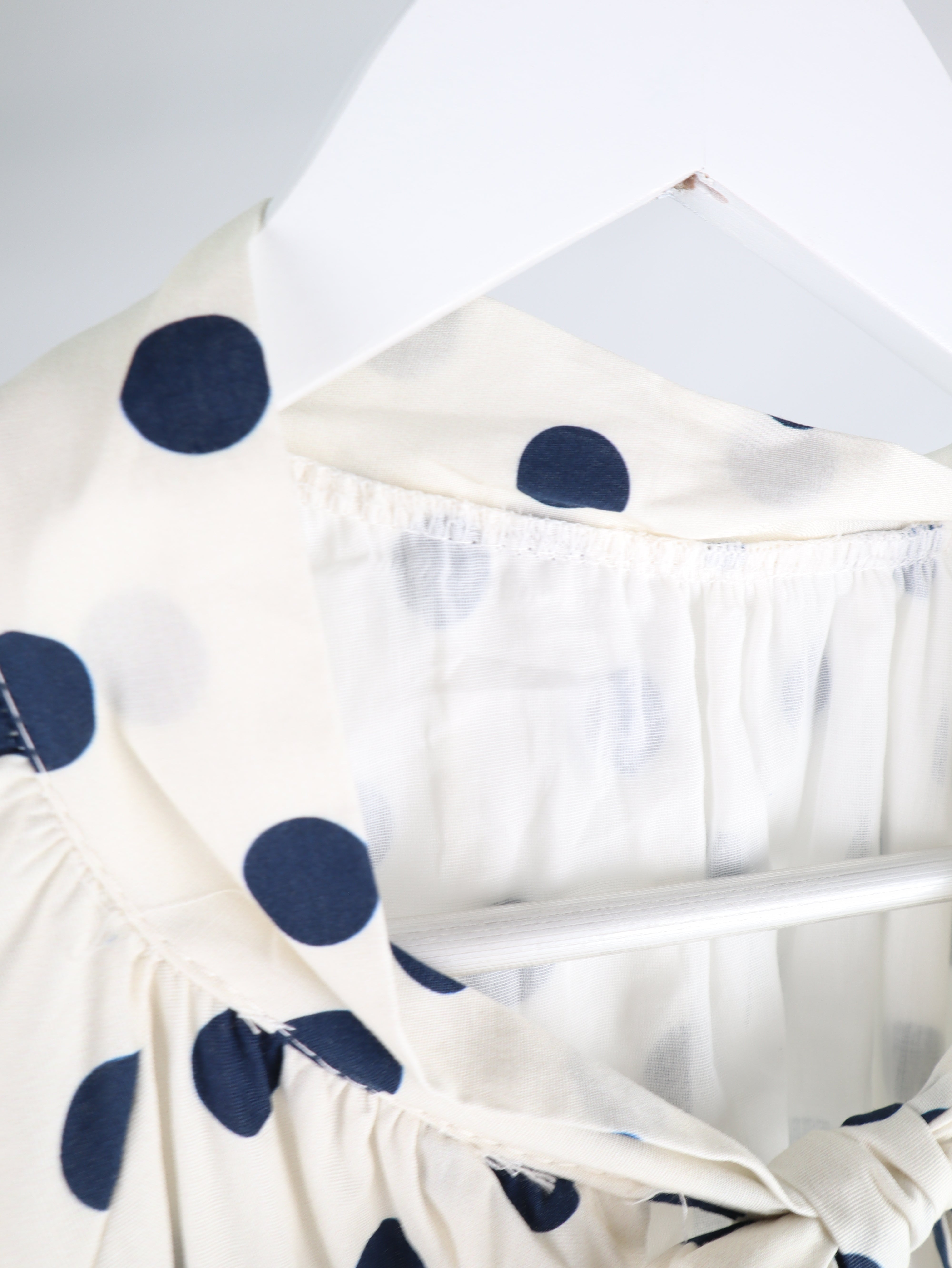 Oversize Polka-Dot Bluse mit Rückenschleifen
