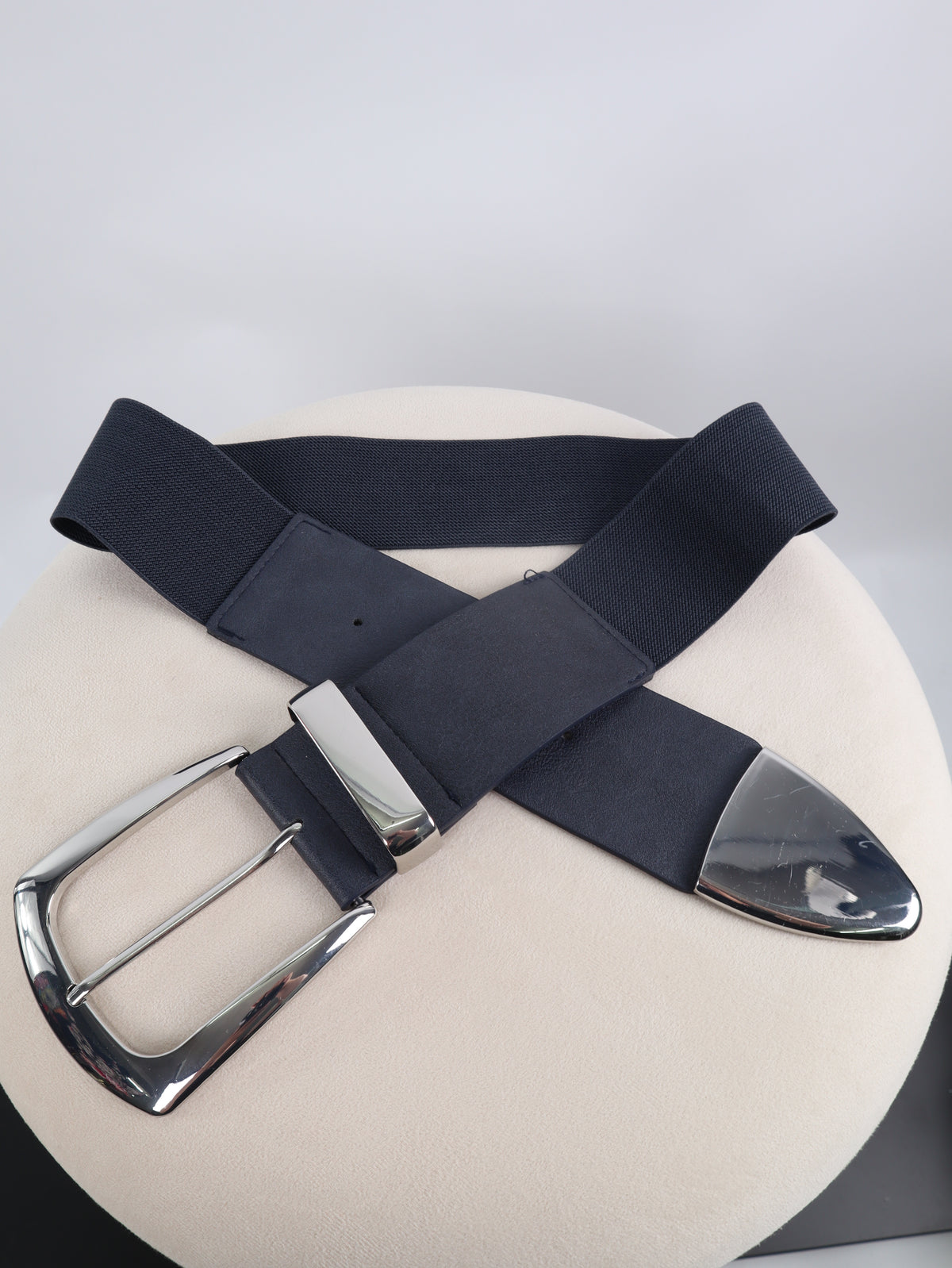 Stretch-Gürtel – Breite Taille & Silber-Akzente