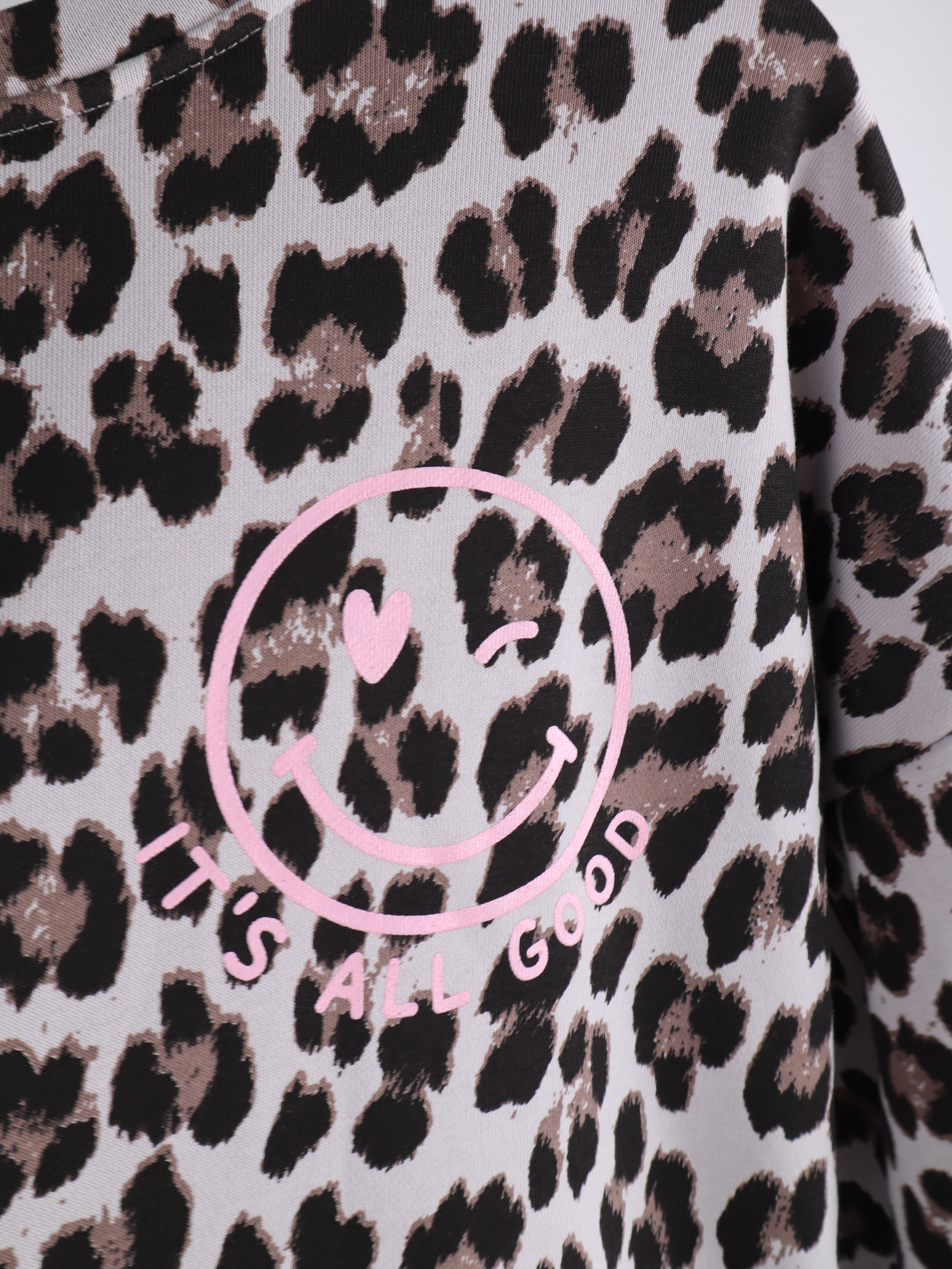 Oversize Leo Sweater ITS ALL GOOD