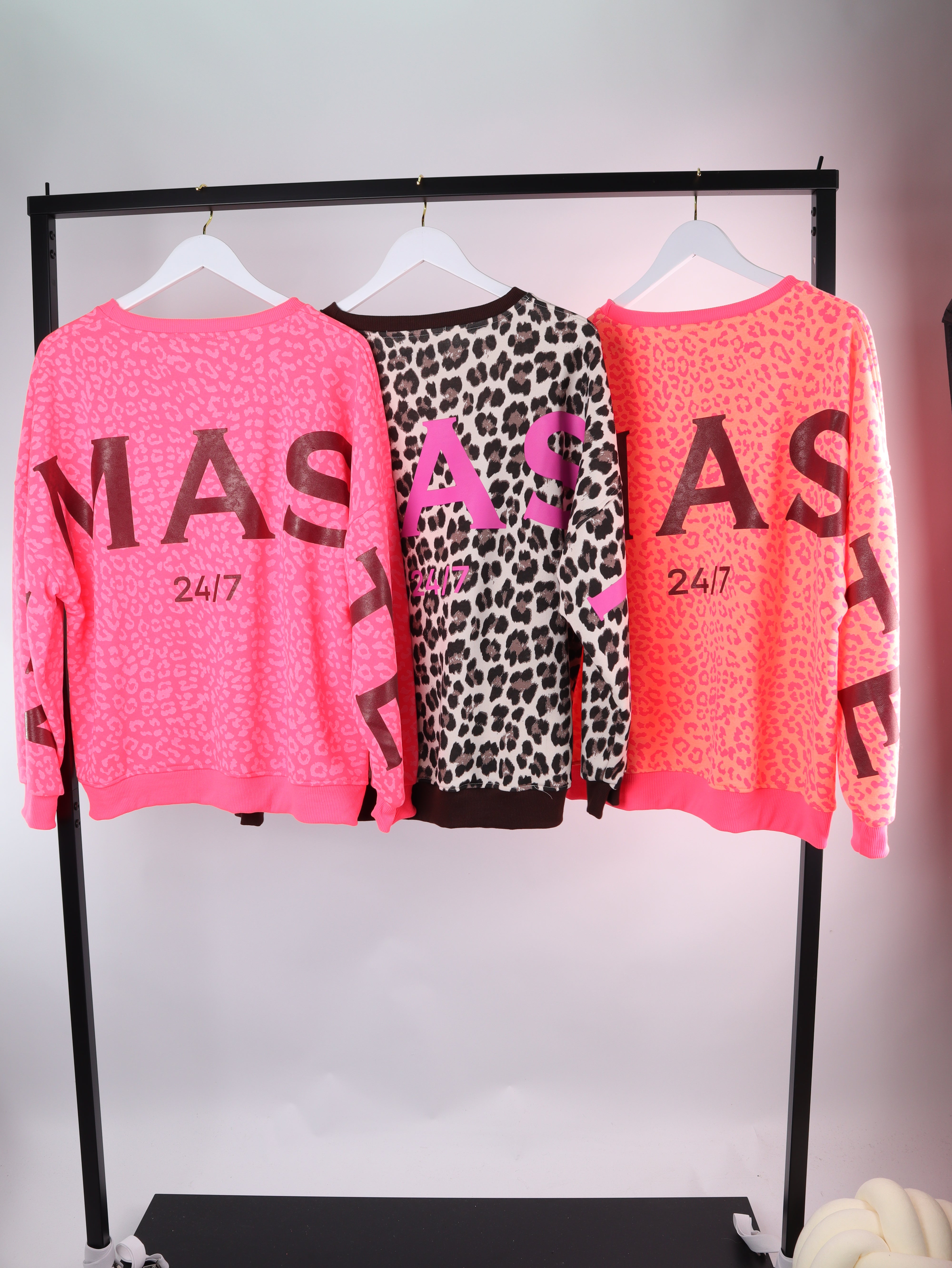 Sweatshirt mit Rückenprint NAMASTE LEO