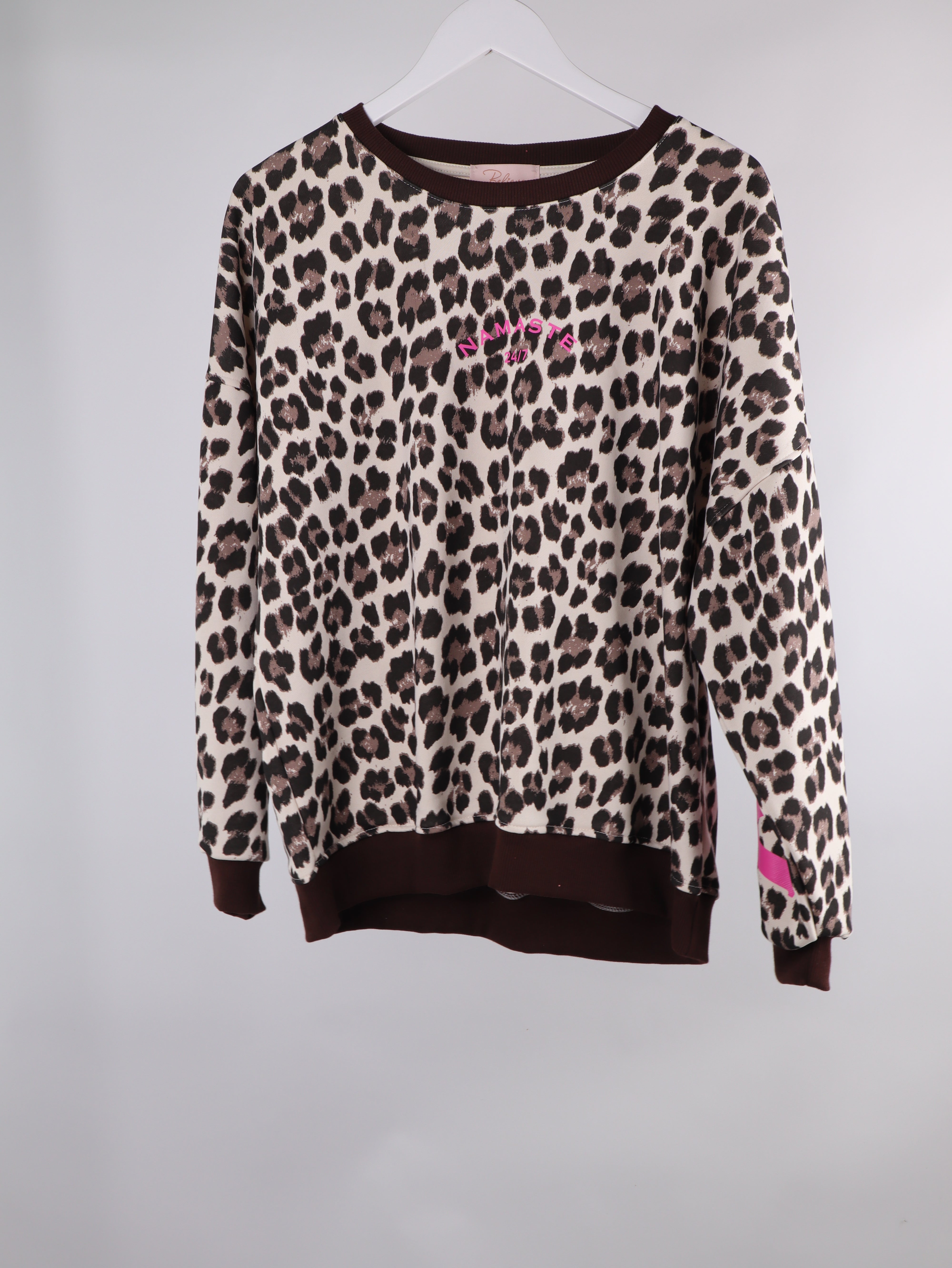 Sweatshirt mit Rückenprint NAMASTE LEO