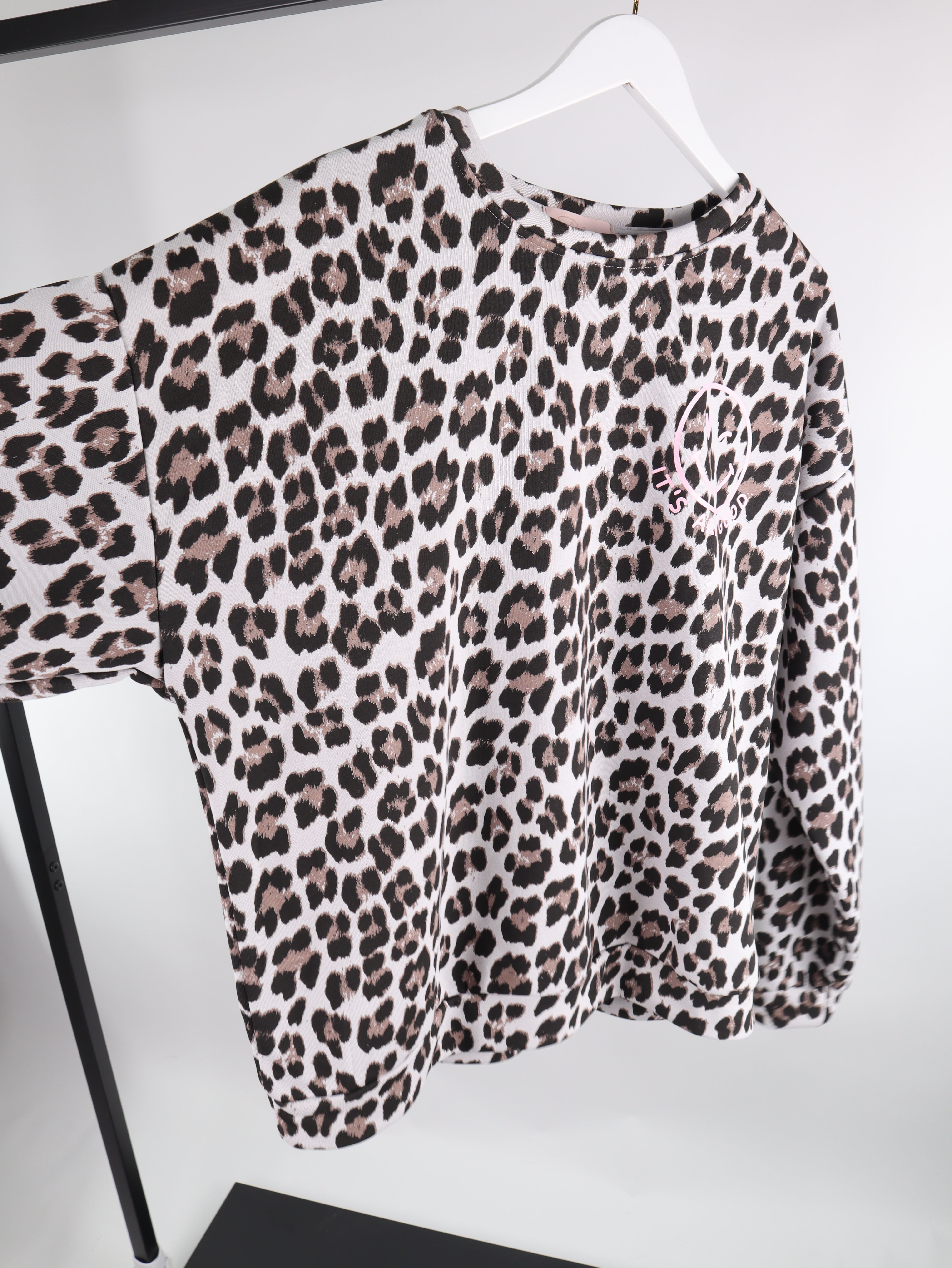 Oversize Leo Sweater ITS ALL GOOD