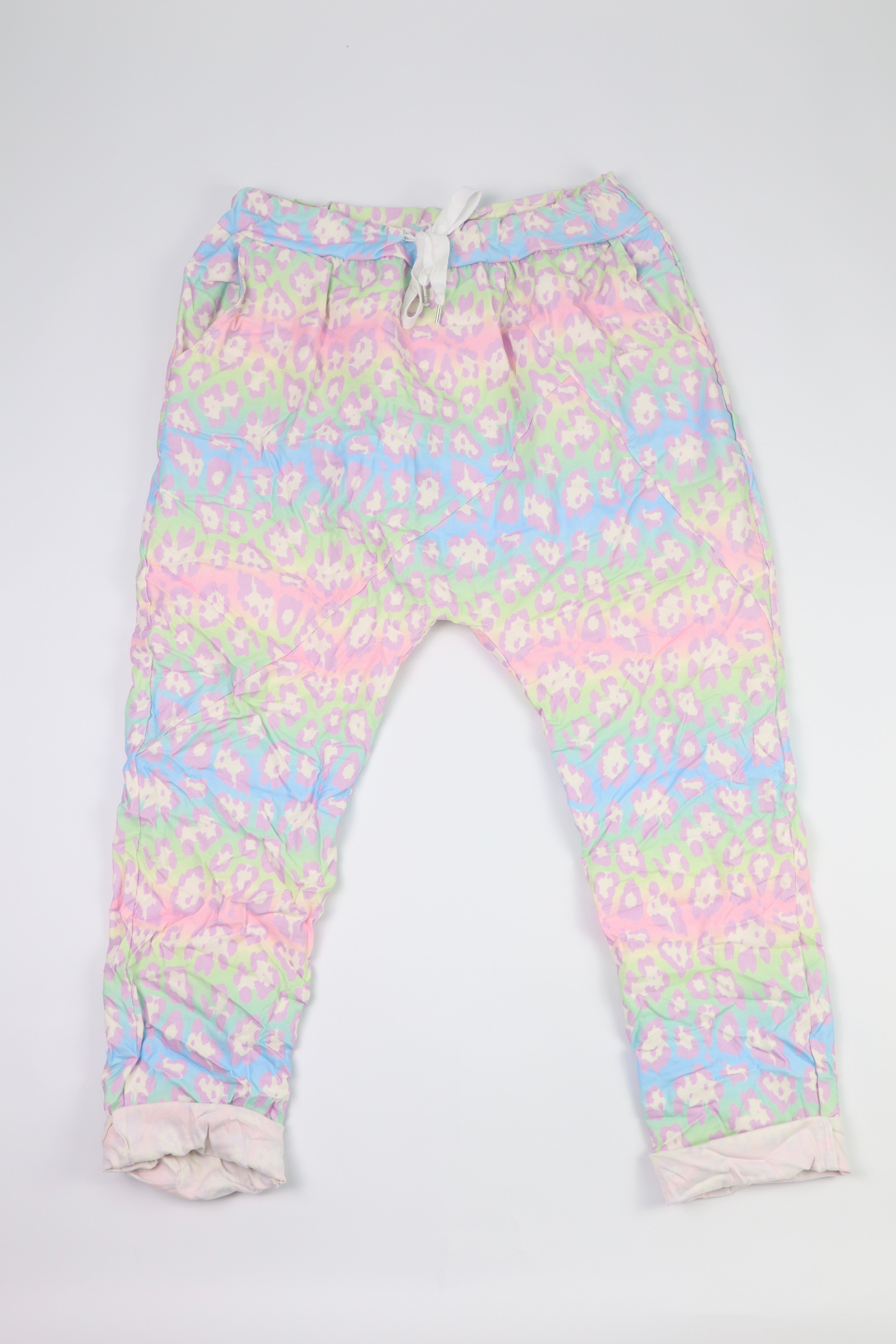 Stoffhose mit Leo-Print – Pastell & Neon