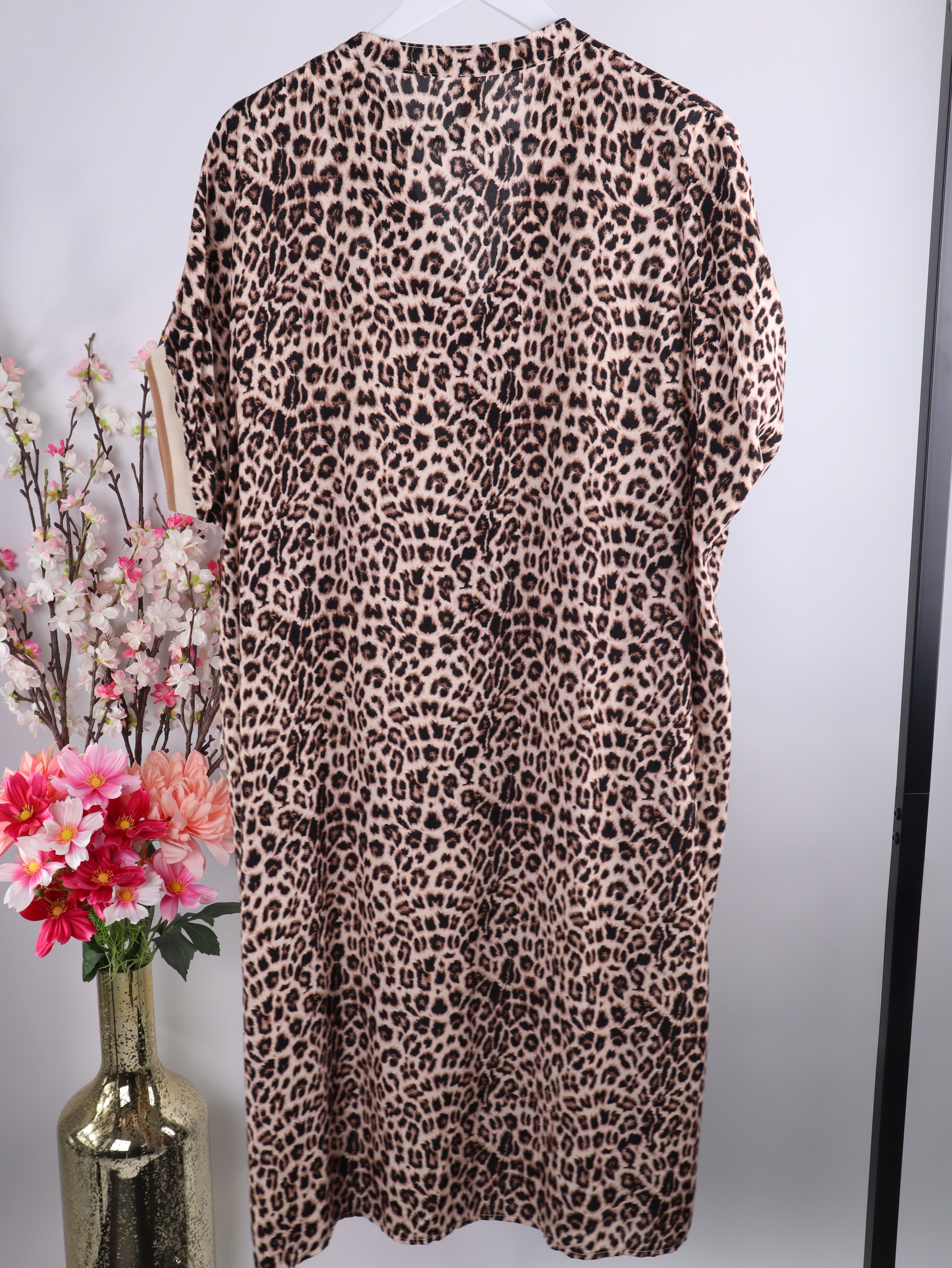 Lange Oversize Viskose-Tunika mit Leo-Print