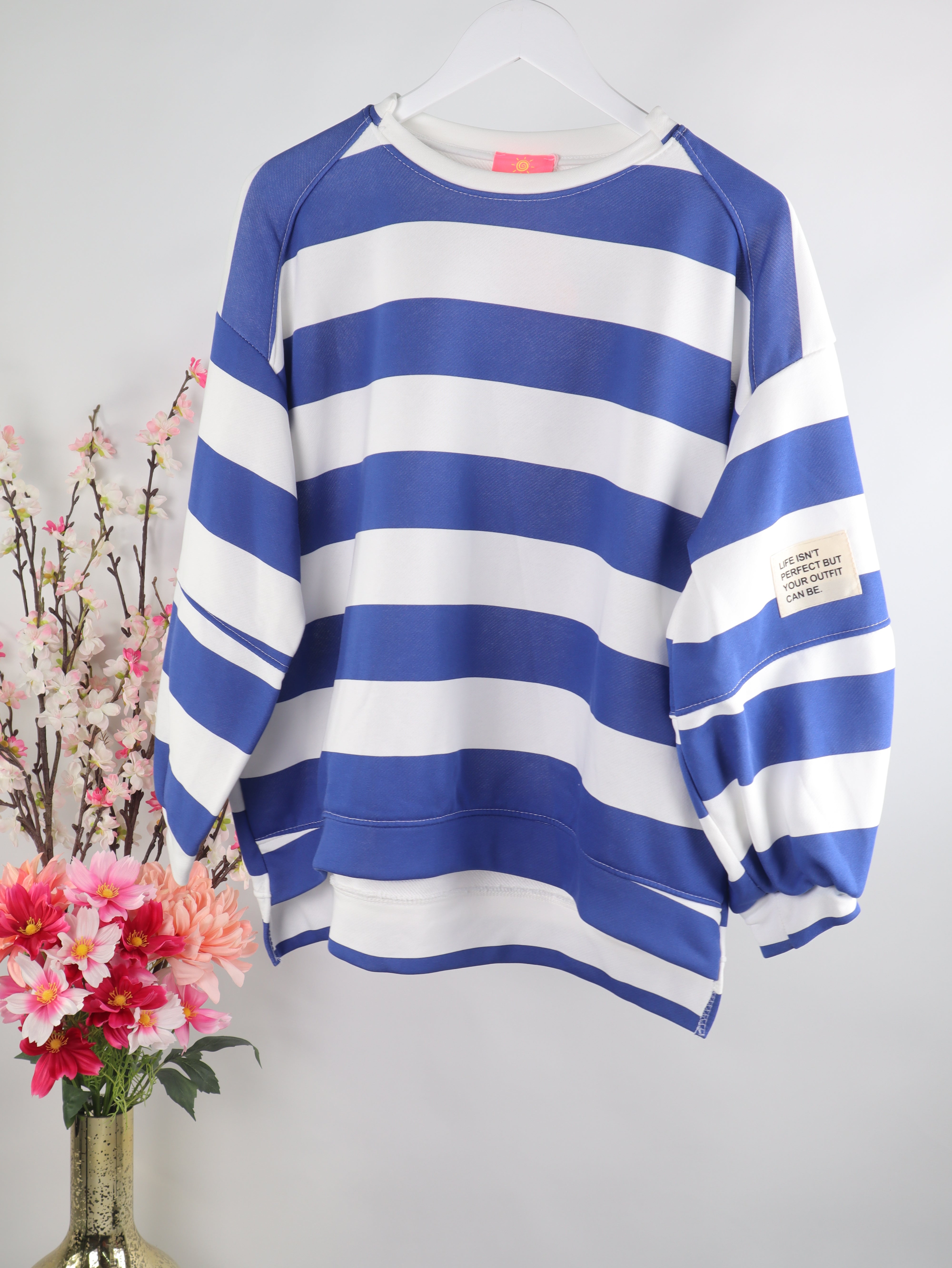 Oversize Streifen-Sweater mit Statement-Patch